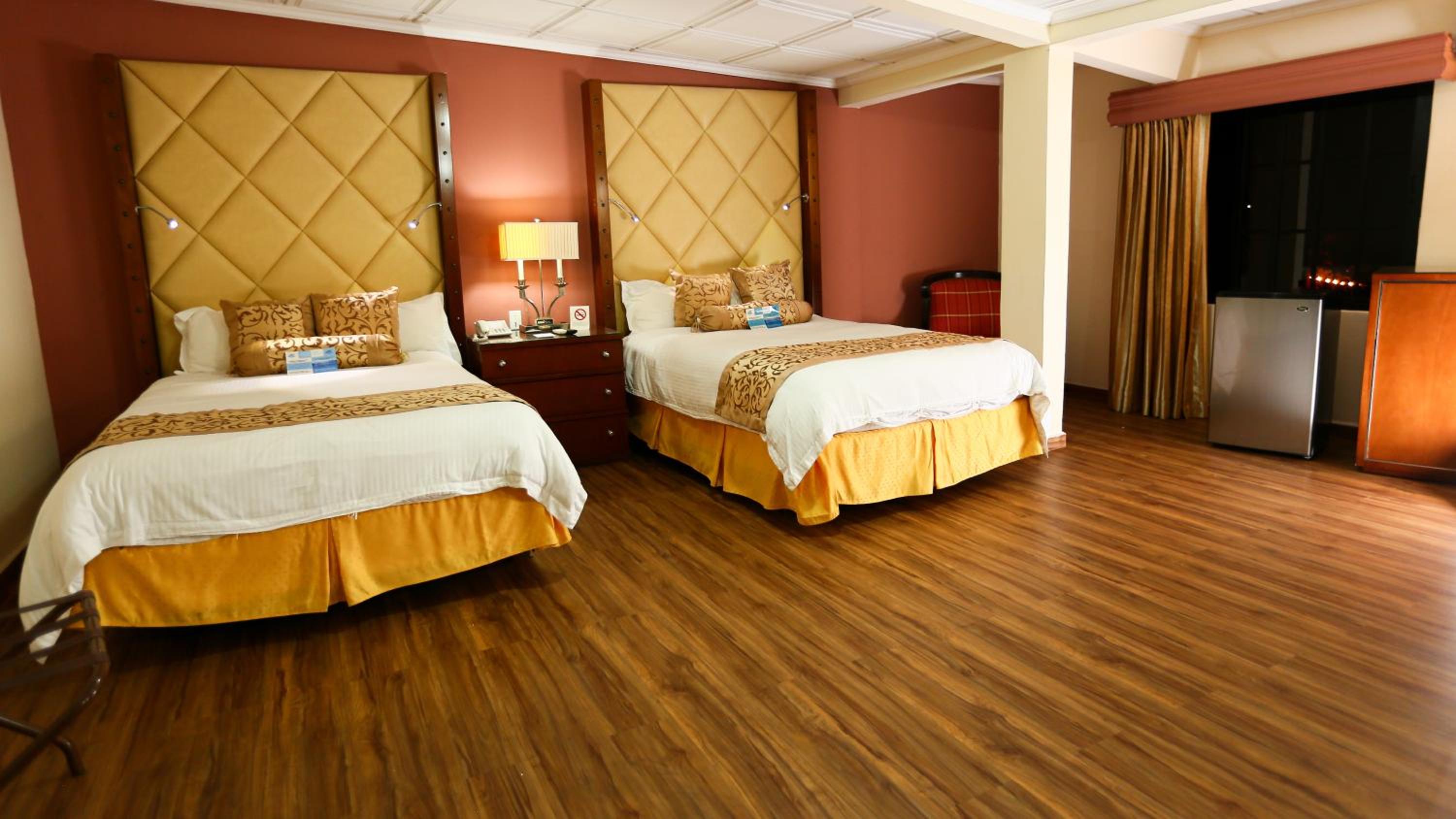 Deluxe Junior Suite photo 3