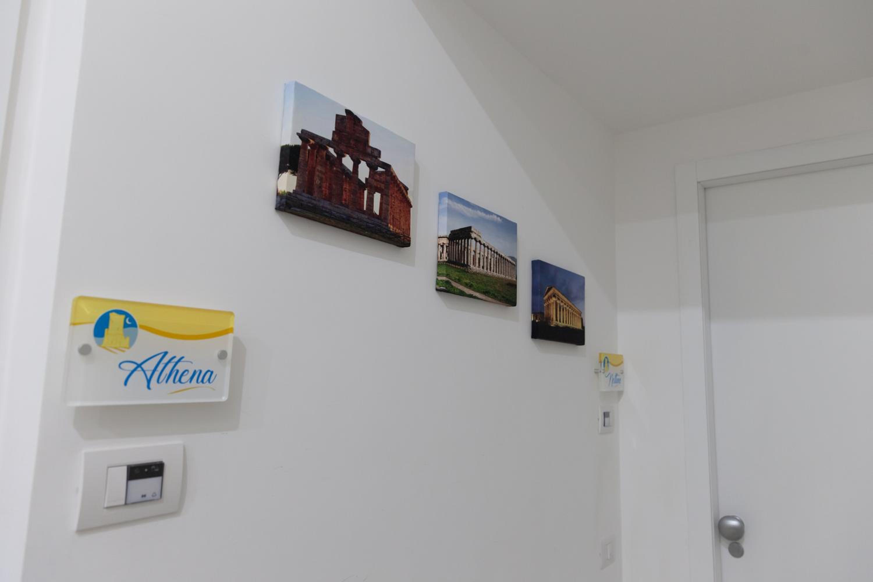 Deluxe Room (2 Adults + 1 Child) - Photo 29