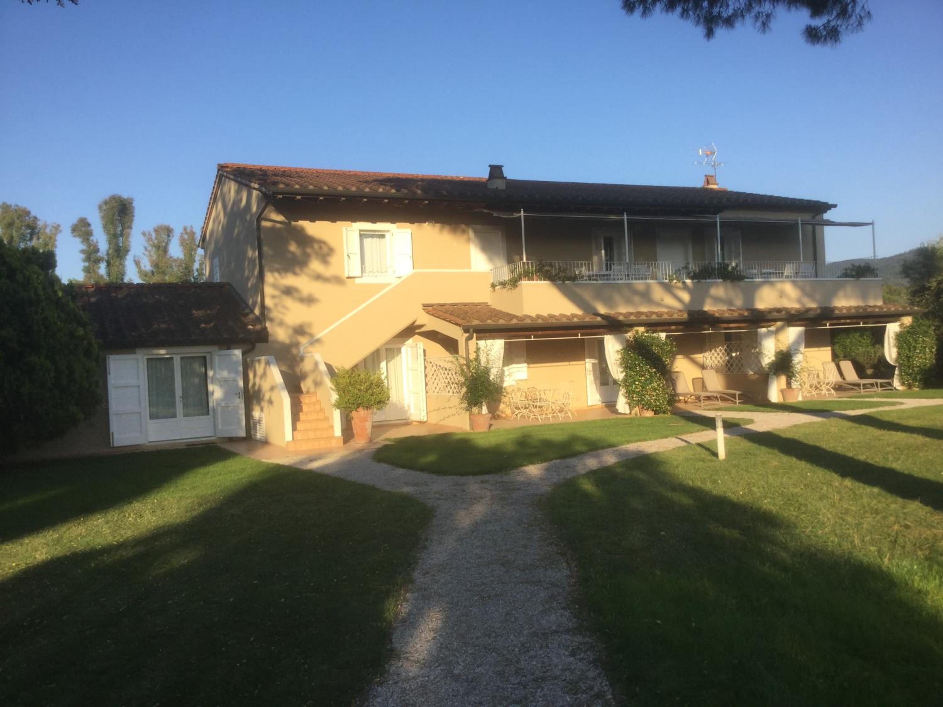 Two-Bedroom Apartment with Balcony photo 2