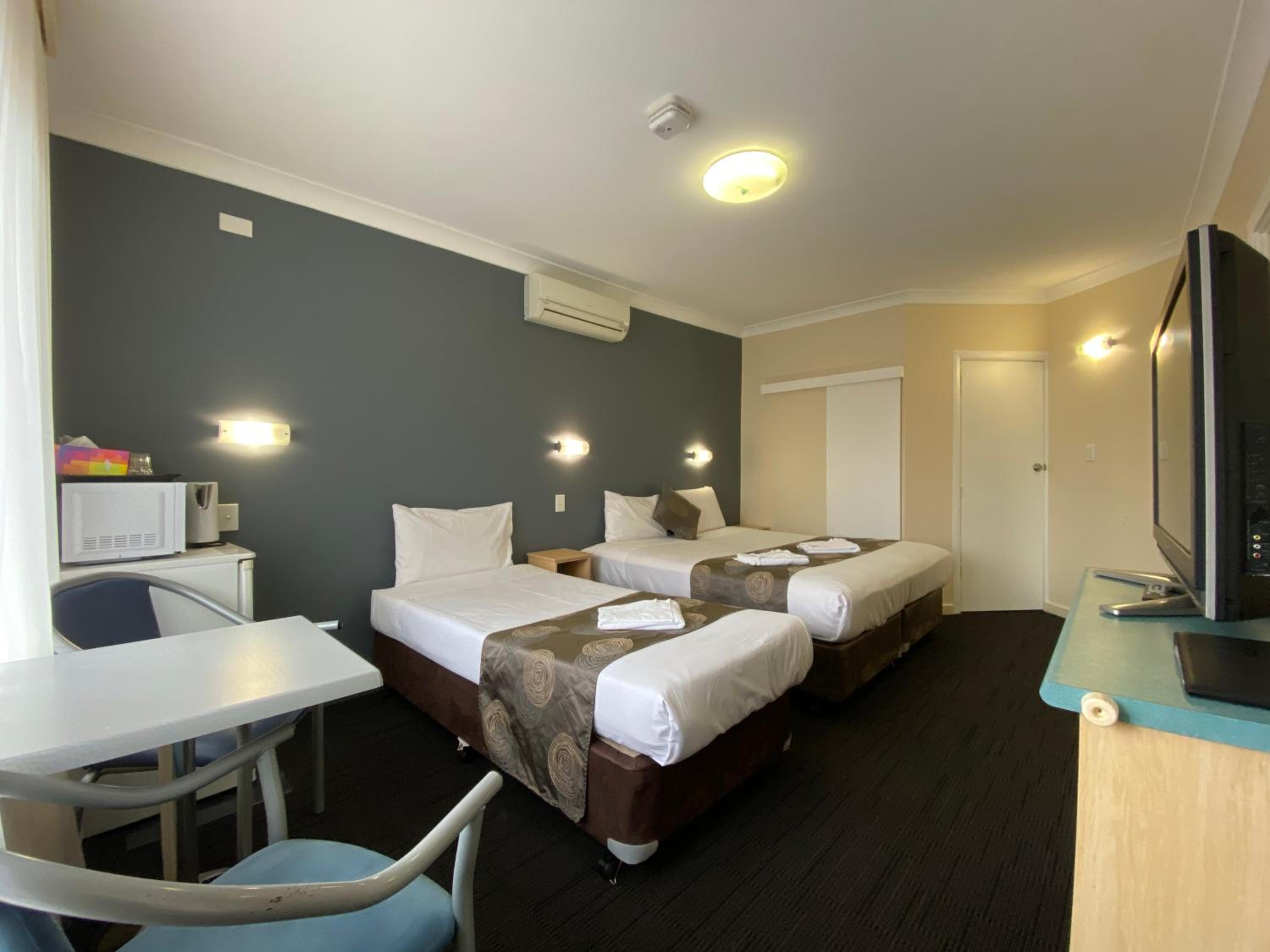 Standard Twin Room photo 2
