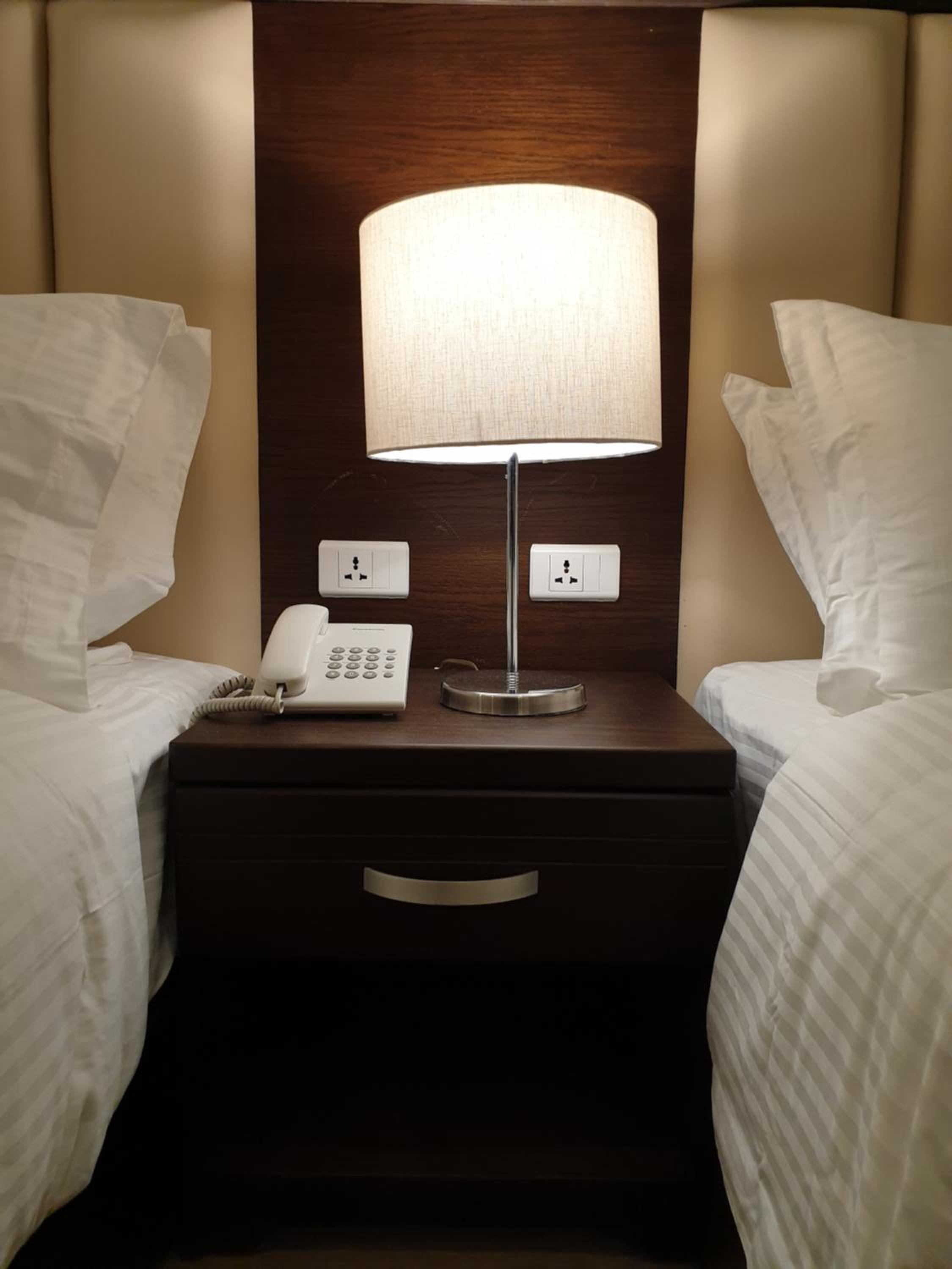 Deluxe Twin Room - Photo 10