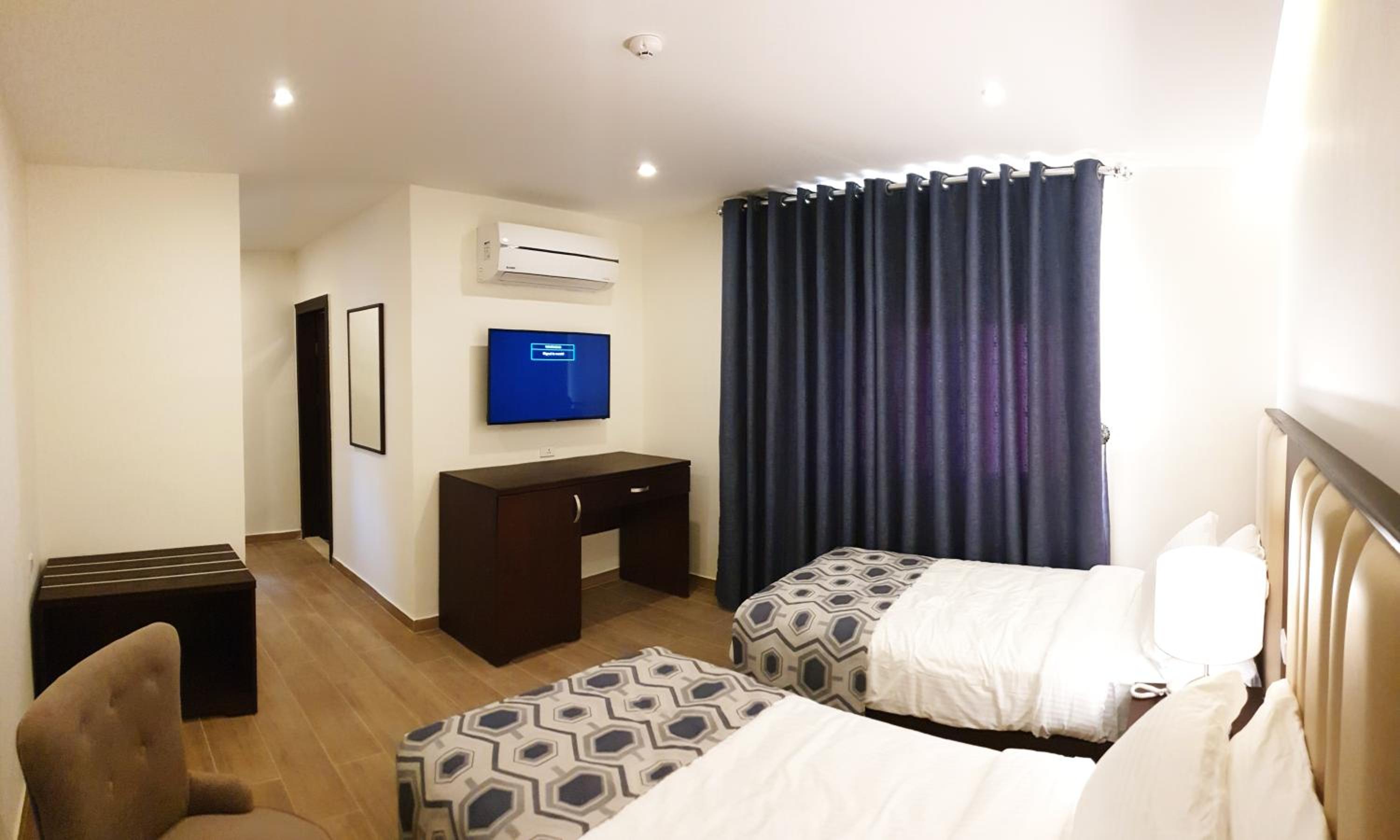 Deluxe Twin Room - Photo 9