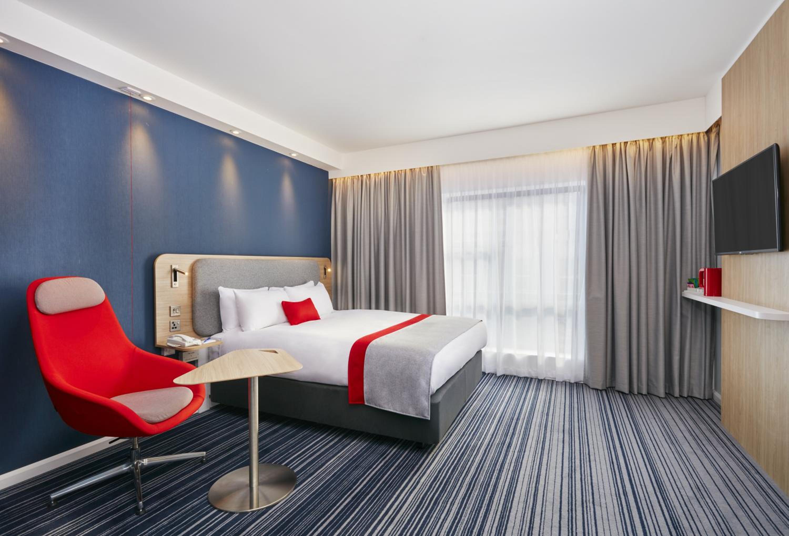 Double Room with Free Hot Breakfast - Accessible photo 1
