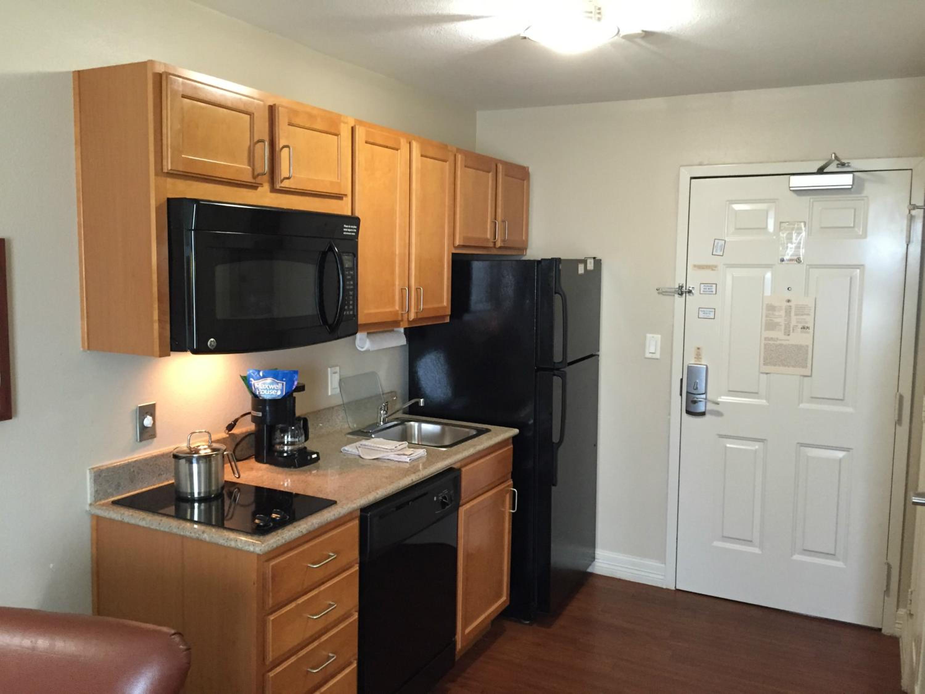 Studio Queen Suite - Photo 2