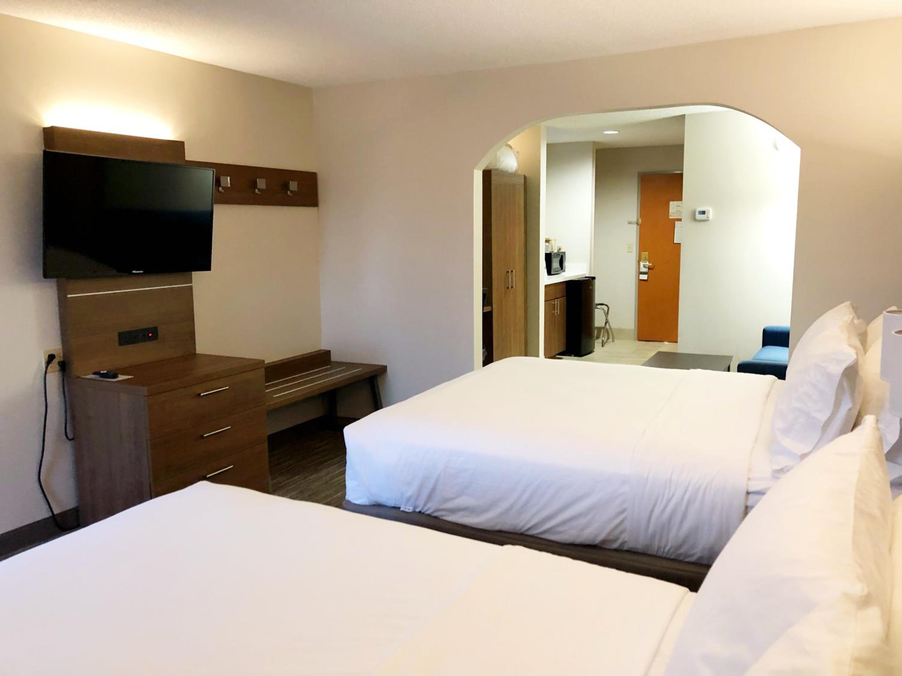 Suite with Two Beds - Non-Smoking