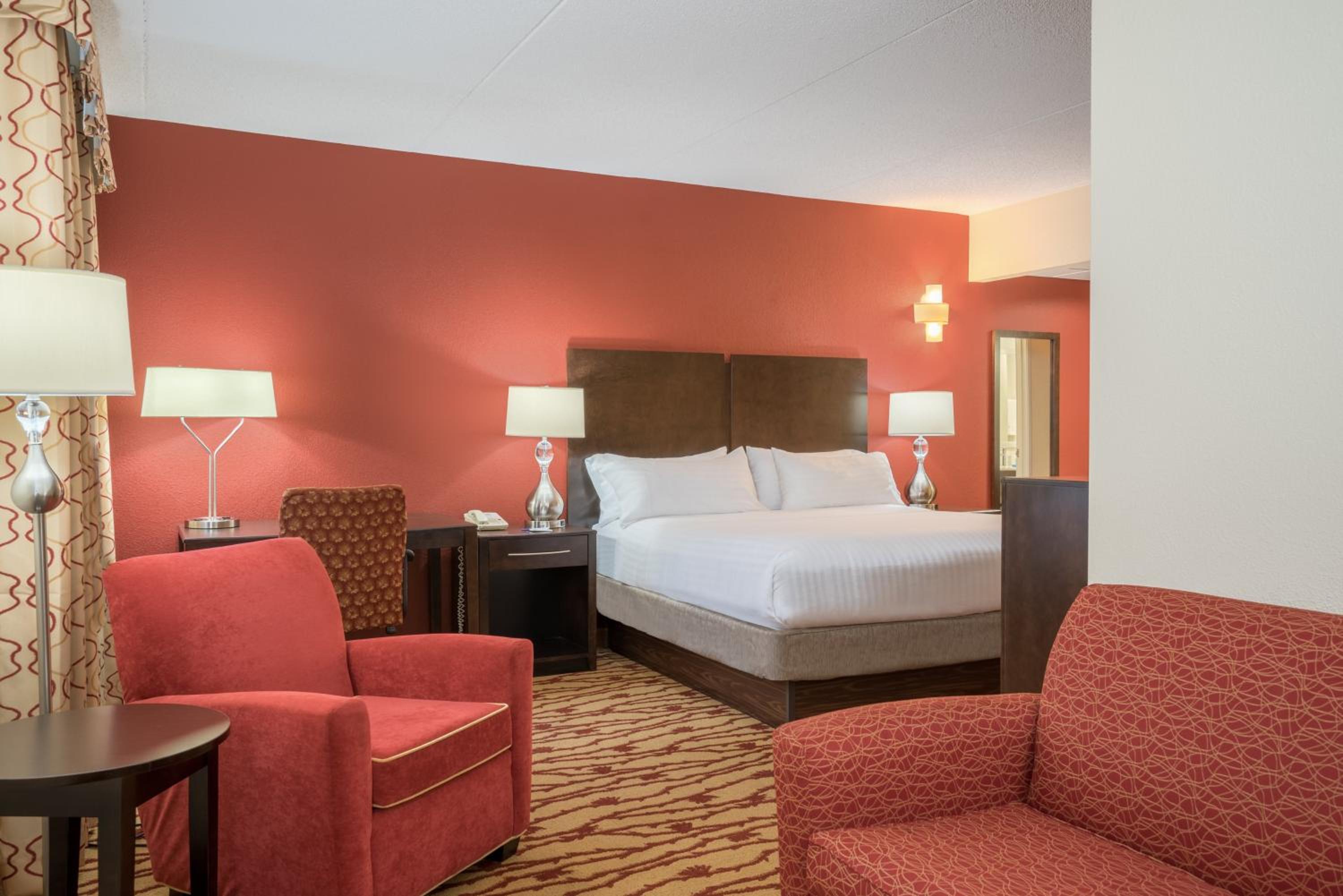 Standard King Room - Photo 3
