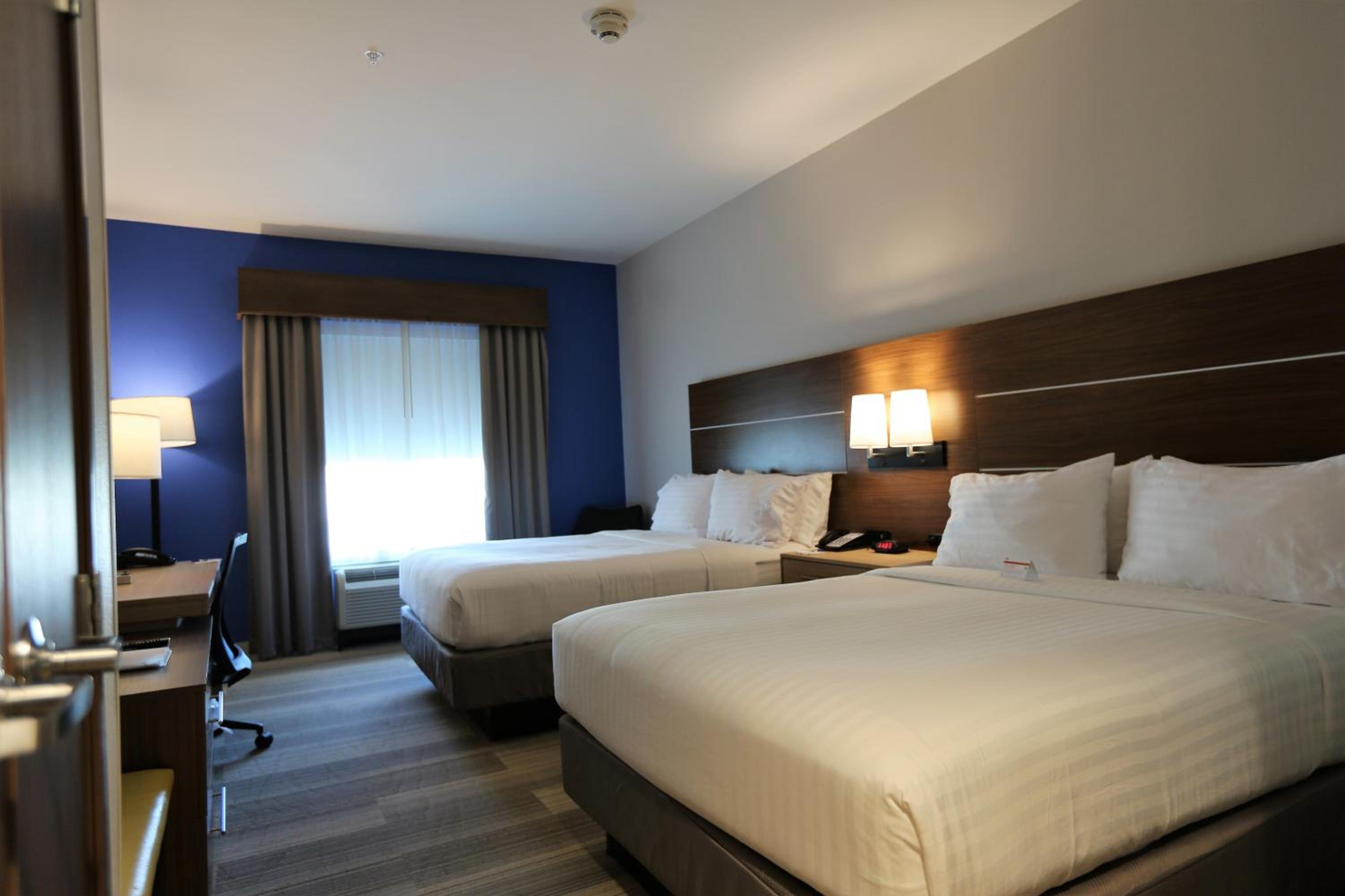 Queen Room with Two Queen Beds - Disability Access/Non-Smoking photo 1