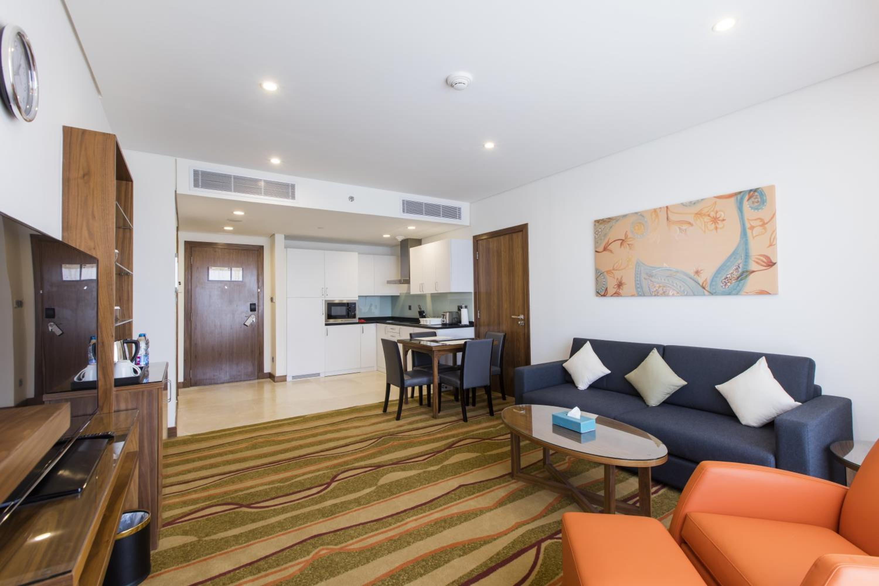 One-Bedroom Apartment With City View thumbnail 5