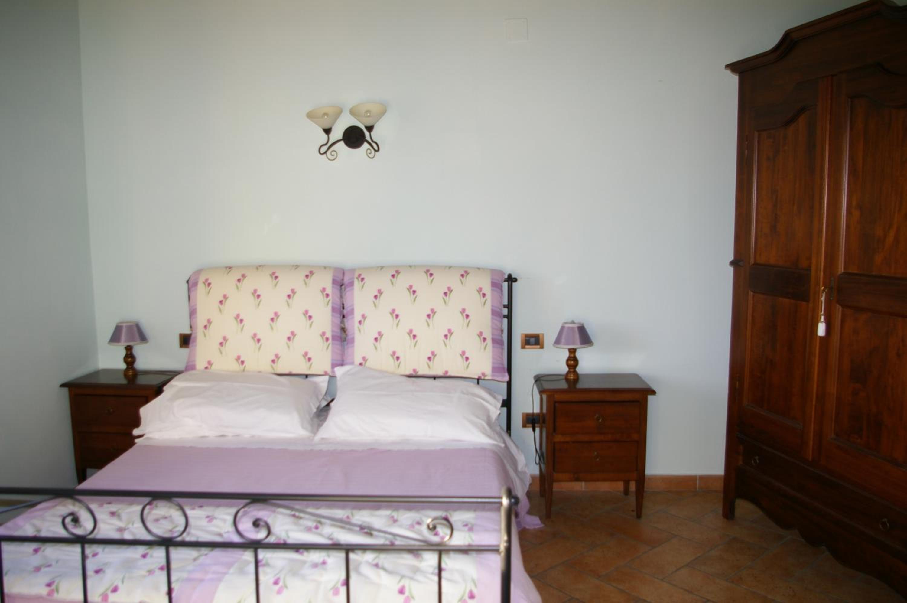 Two-Bedroom Apartment - Photo 11
