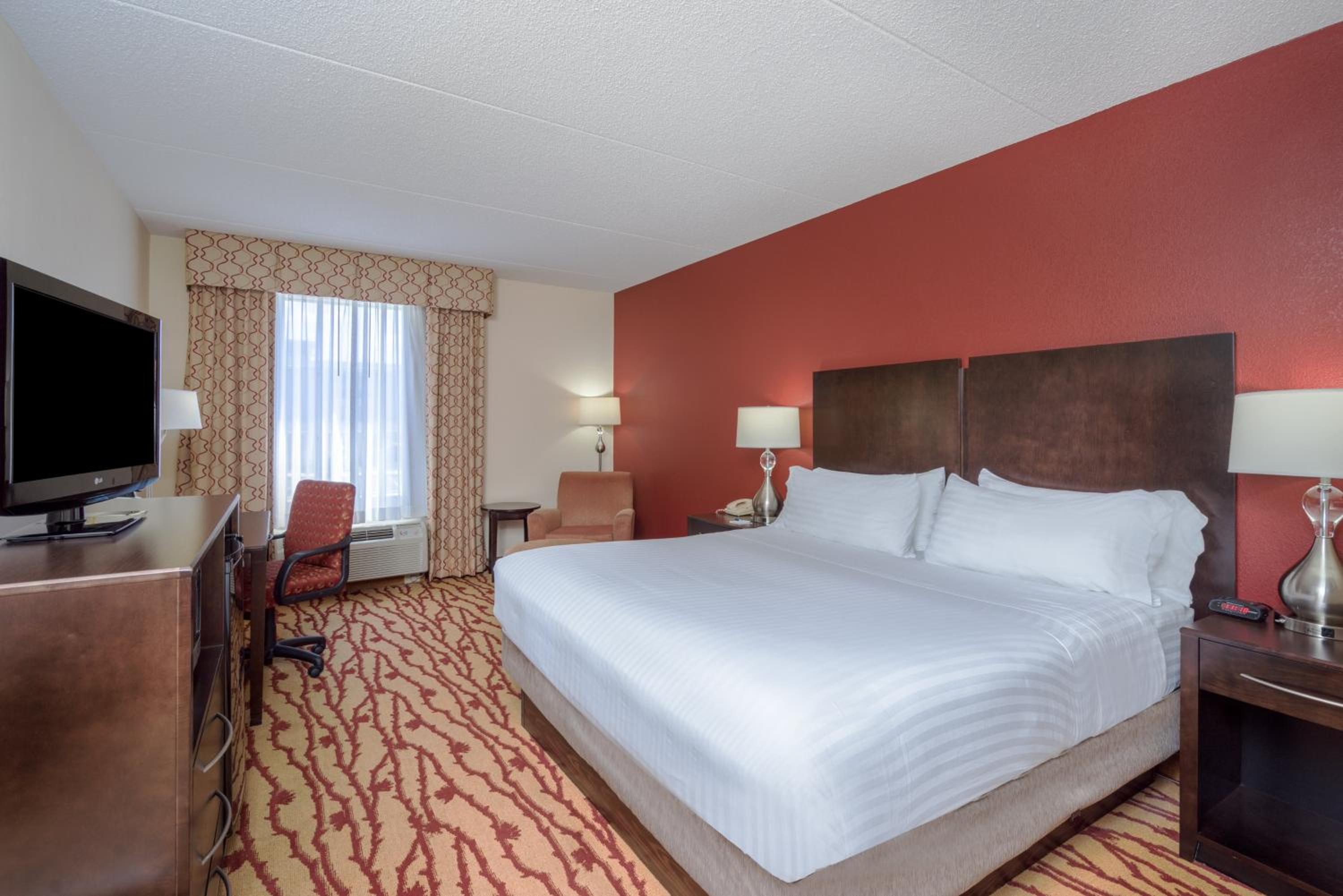Standard King Room - Photo 2