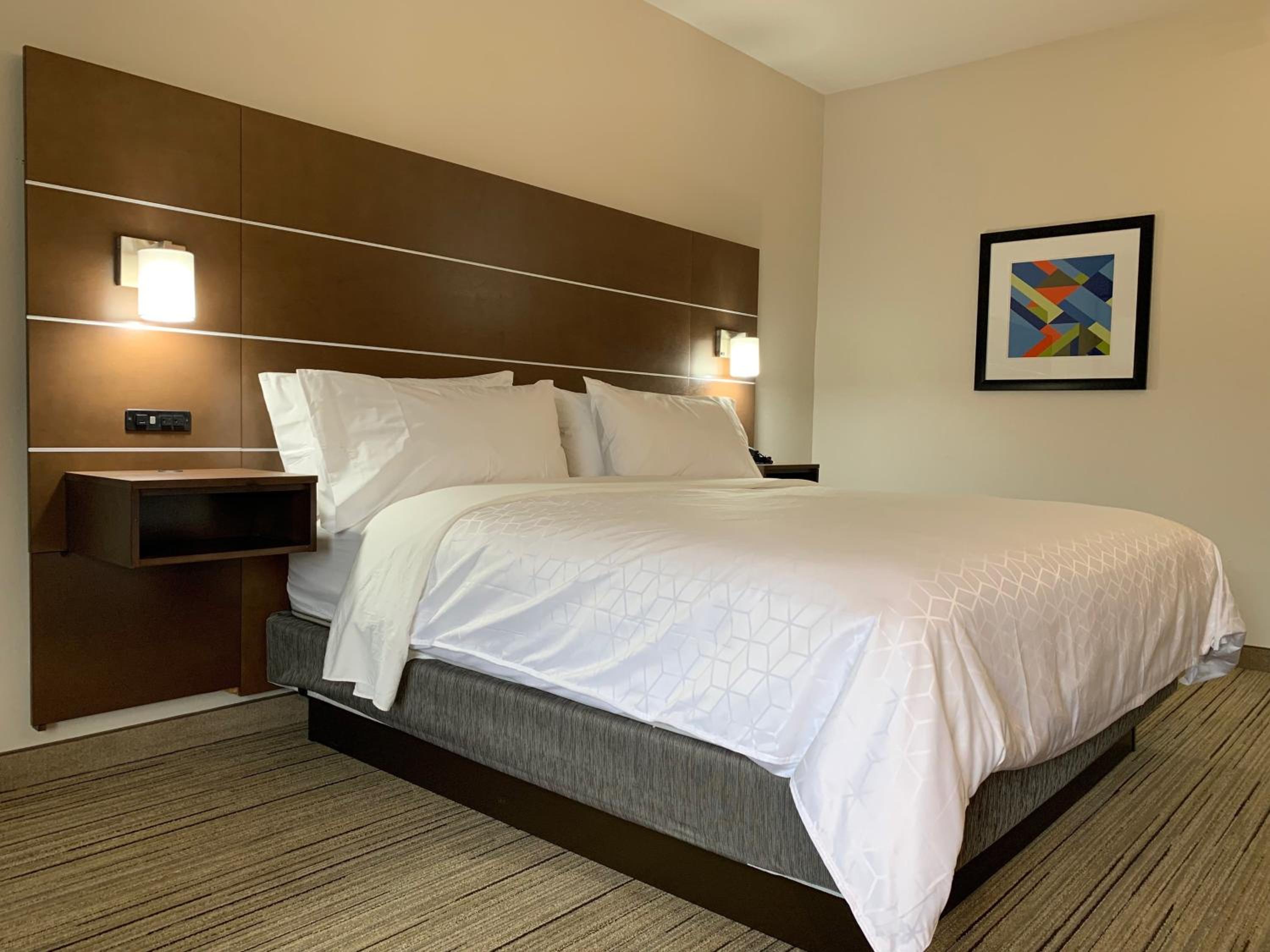 Standard King Room - Photo 1