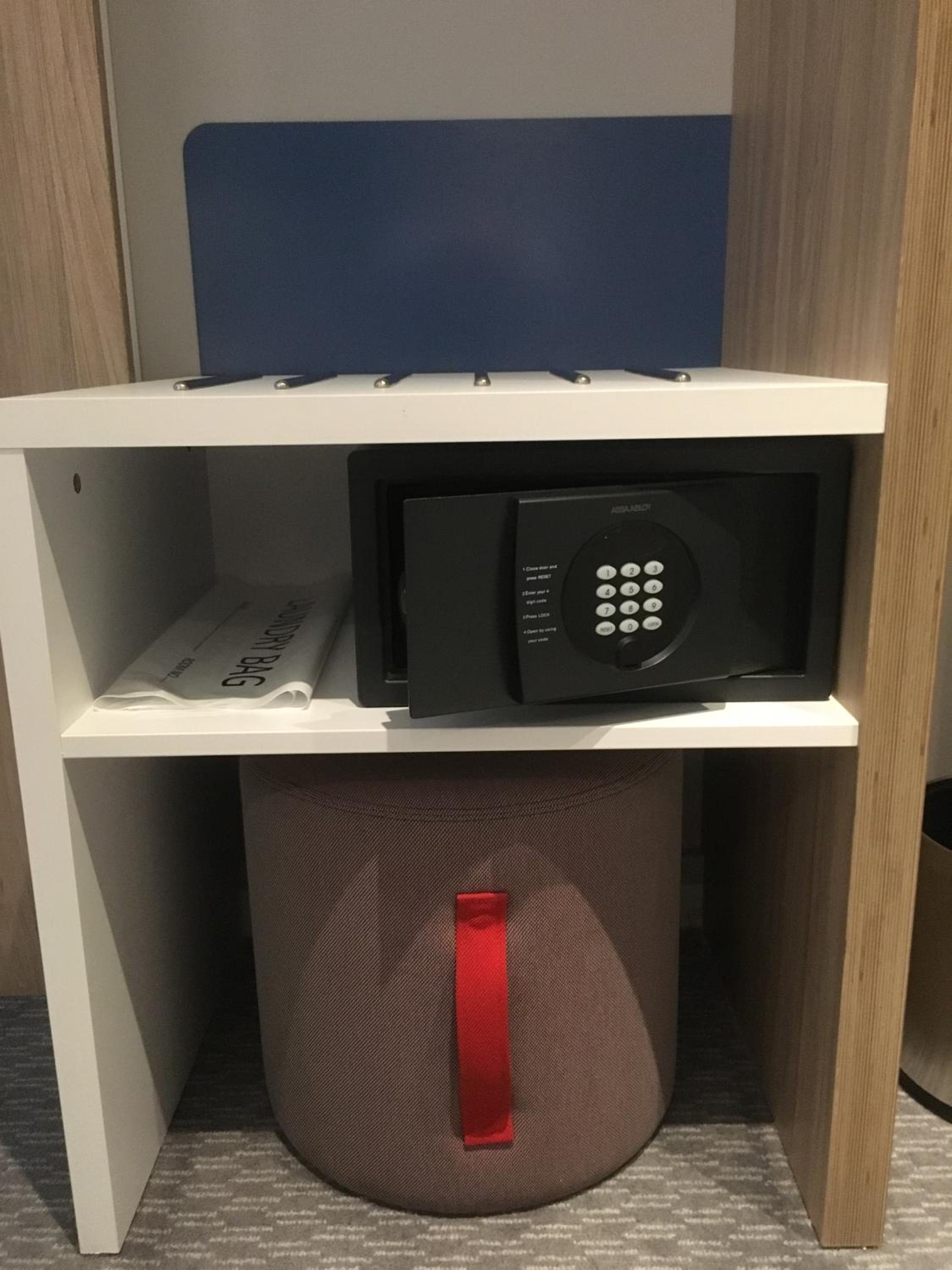 Double Room with Free Hot Breakfast - Accessible photo 2