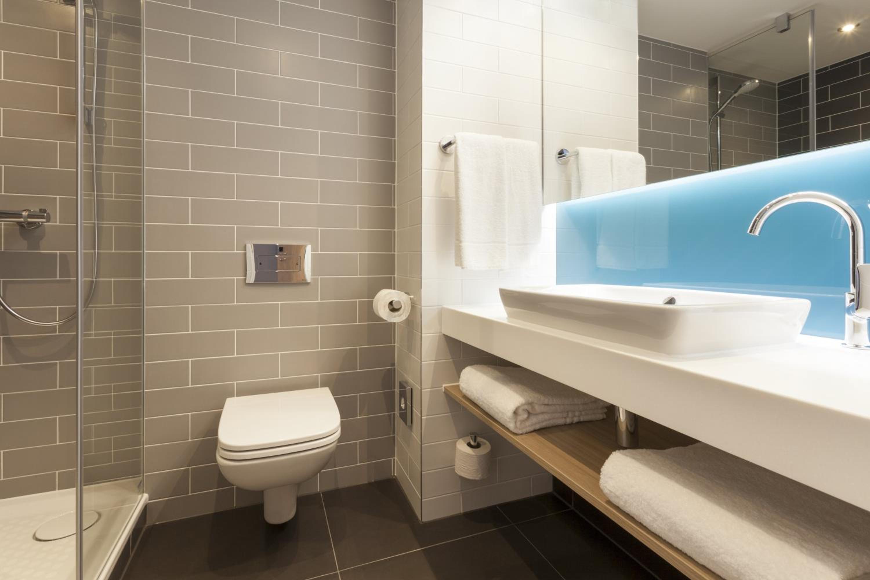 Standard Room with Free Hot Breakfast photo 3