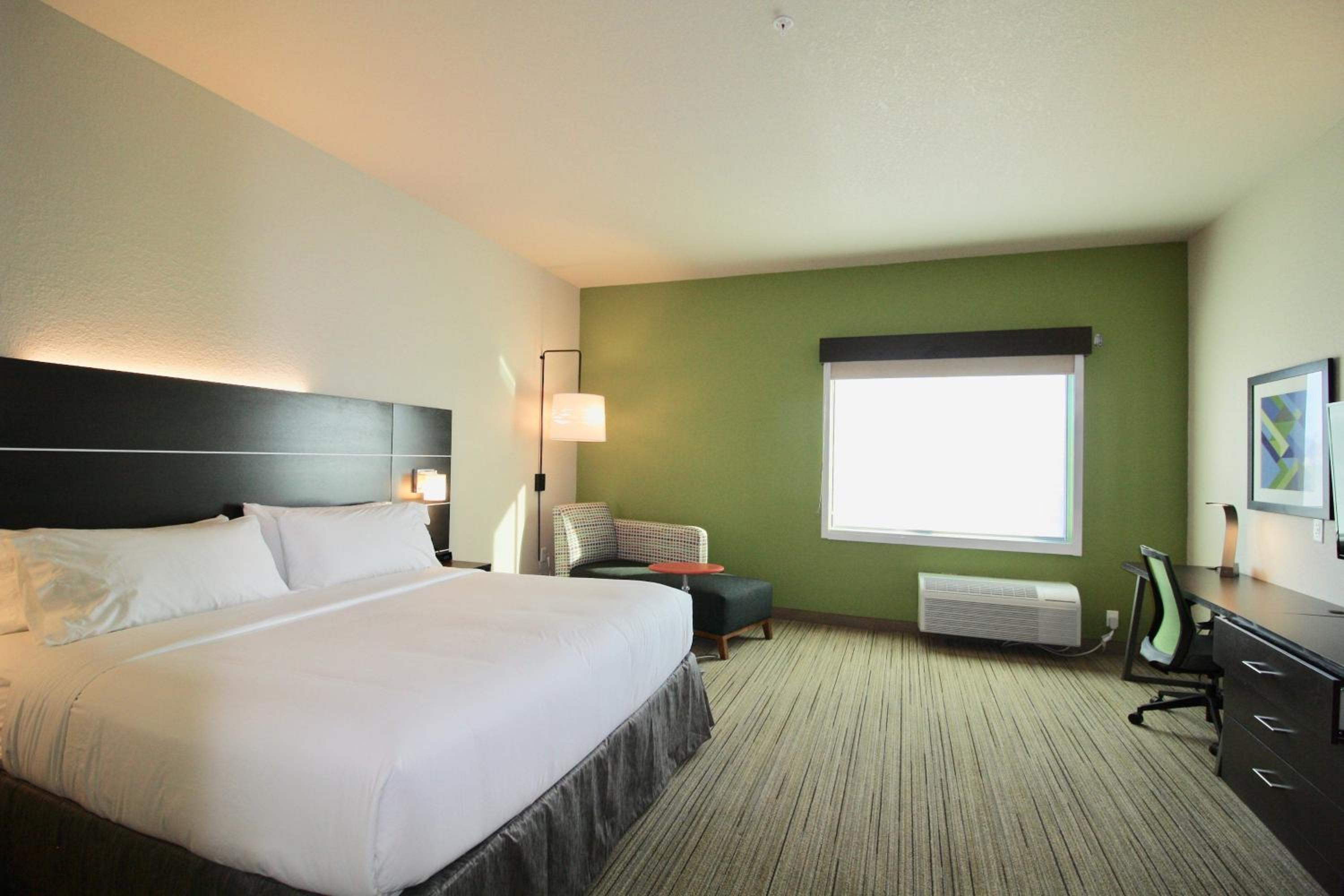 King Room - Hearing Accessible/Non-Smoking 