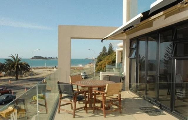 Superior Two-Bedroom Apartment with Sea View photo 3