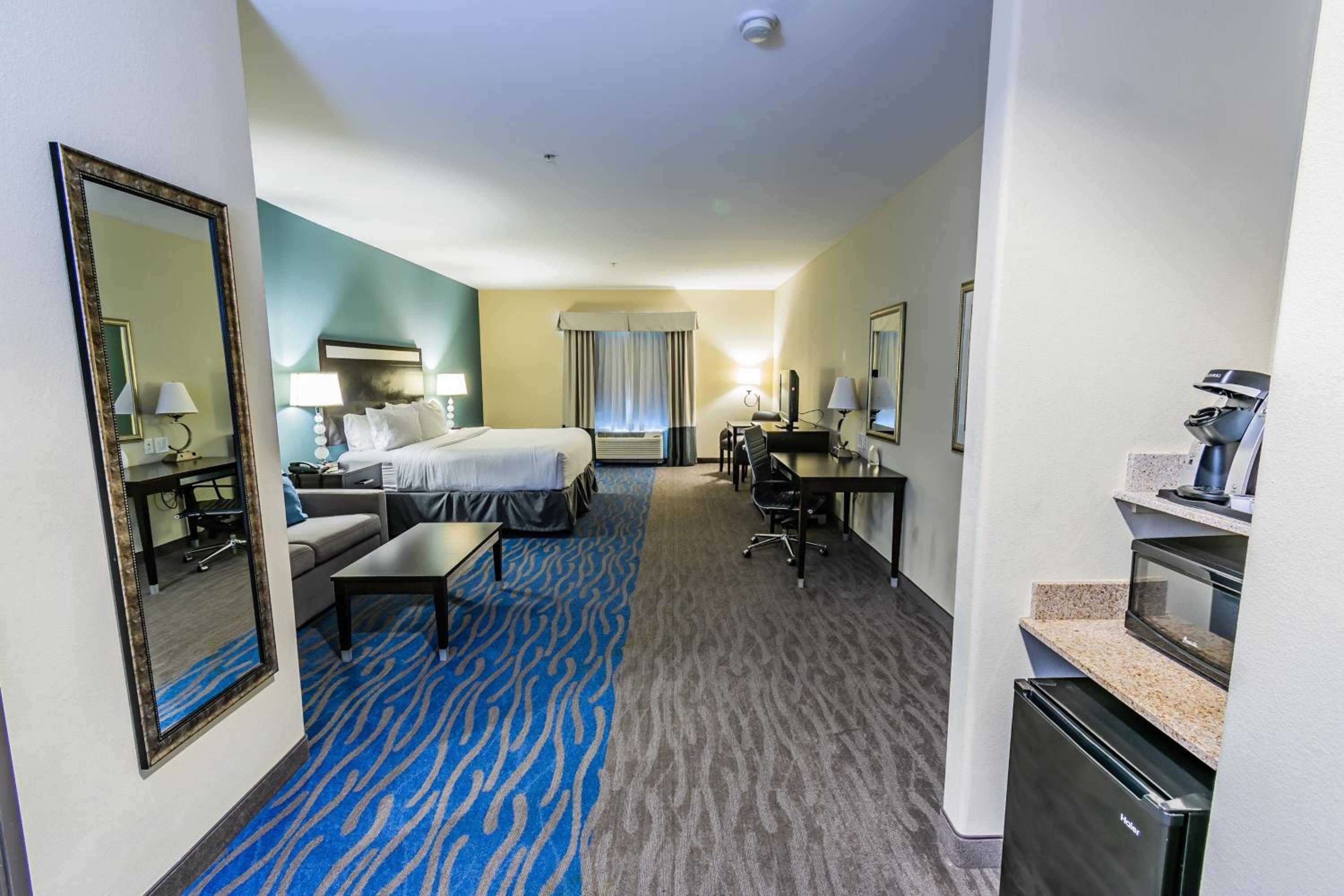 King Suite - Photo 2