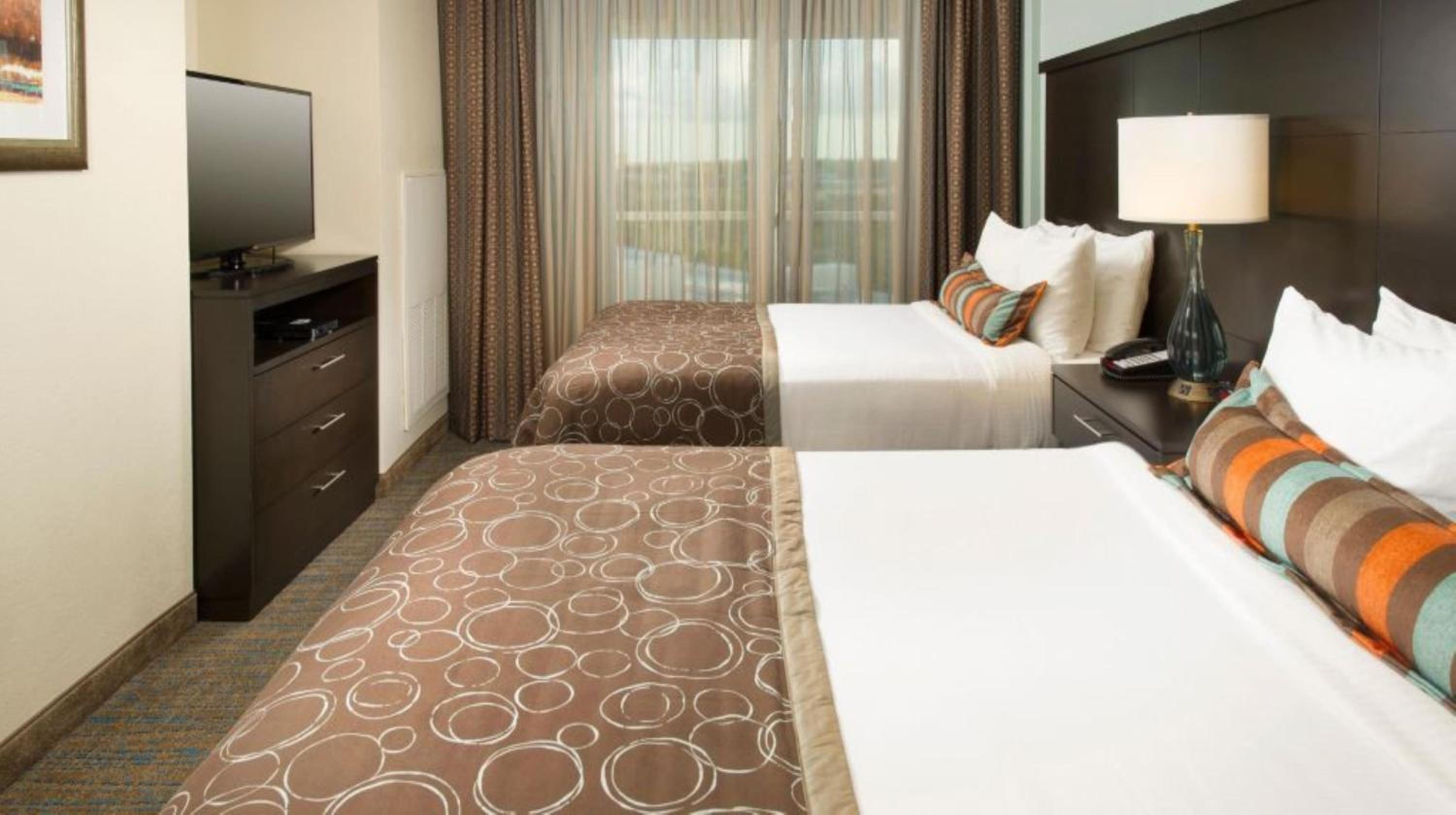 One-Bedroom Suite with Two Double Beds - Photo 2