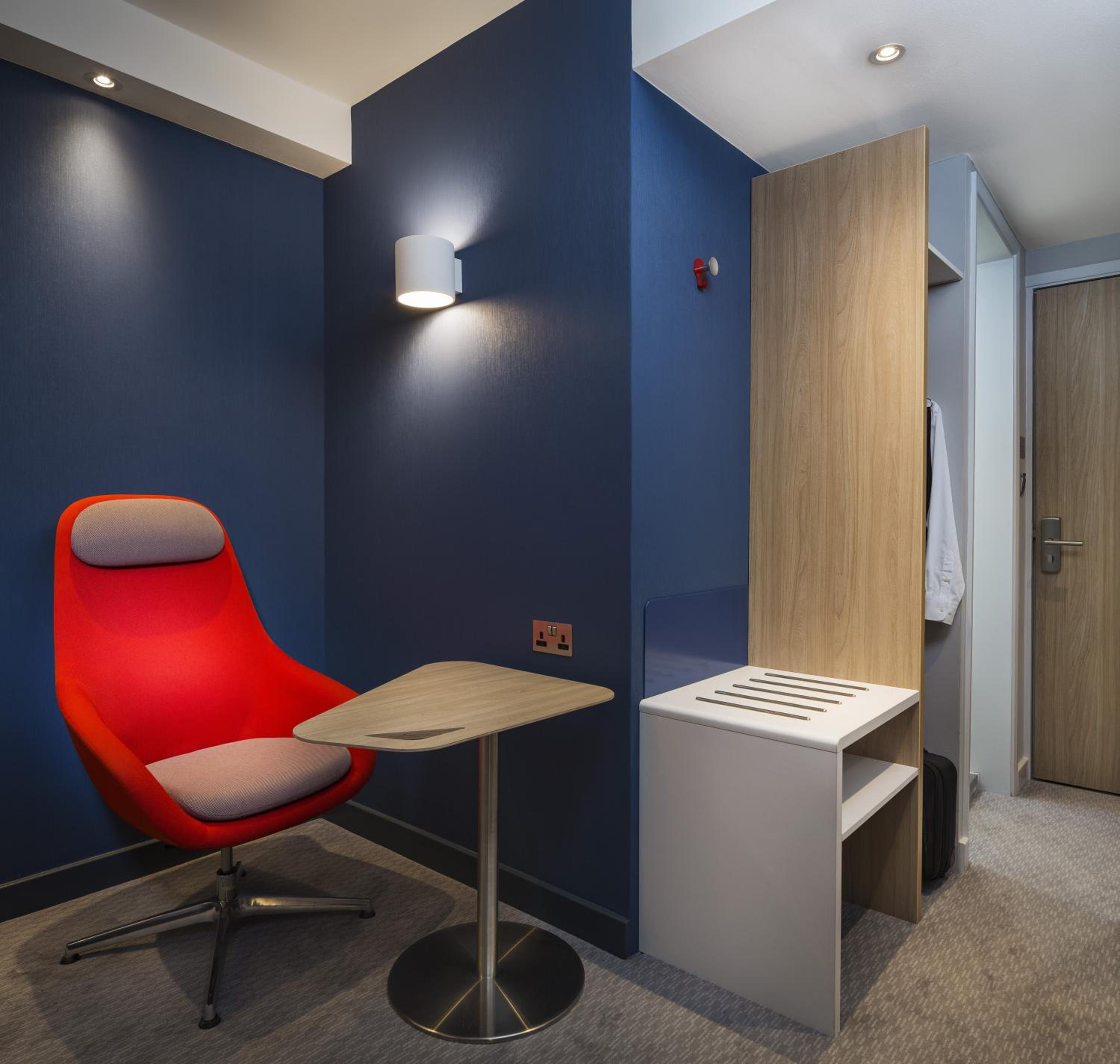Standard Twin Room with Free Hot Breakfast photo 2