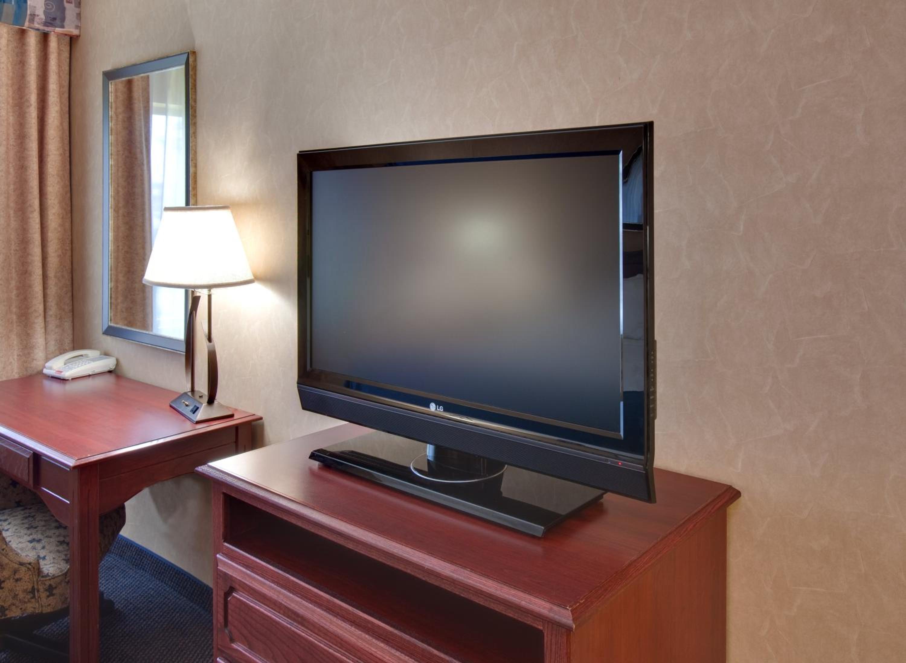 Standard Room with Two Queen Beds - Photo 1