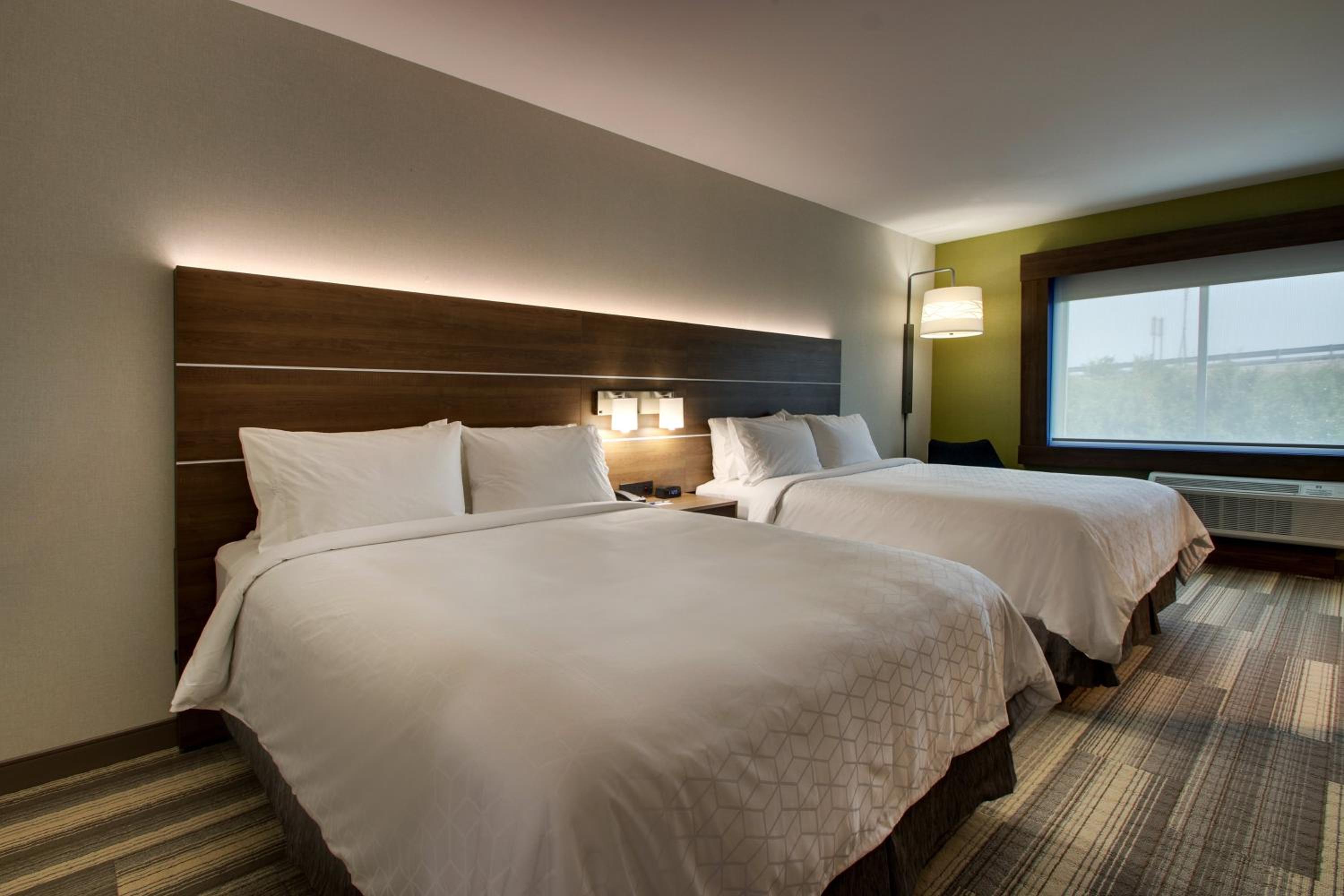 Standard Room with Two Queen Beds
