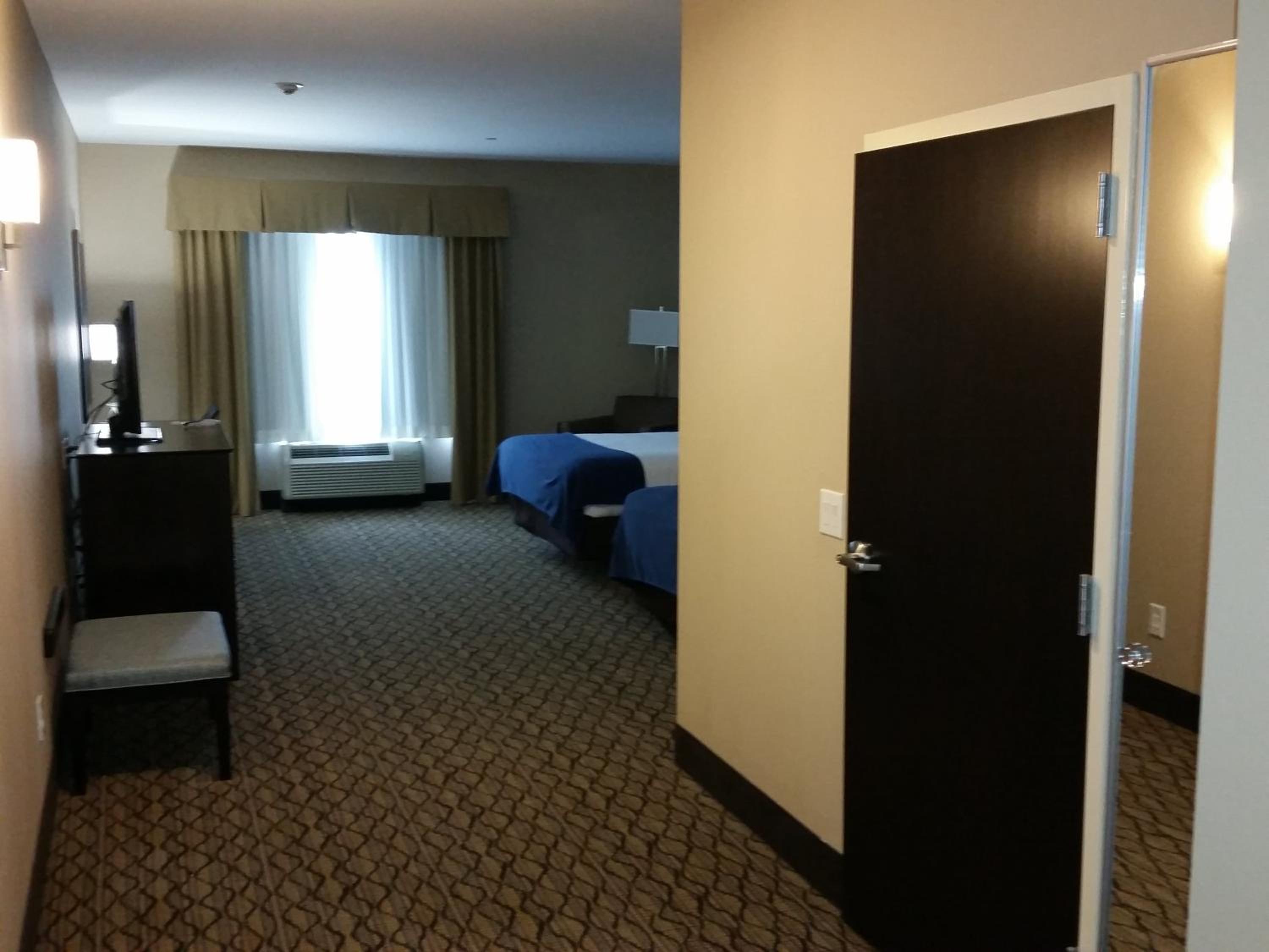 Deluxe Twin Room - Hearing Accessible photo 1