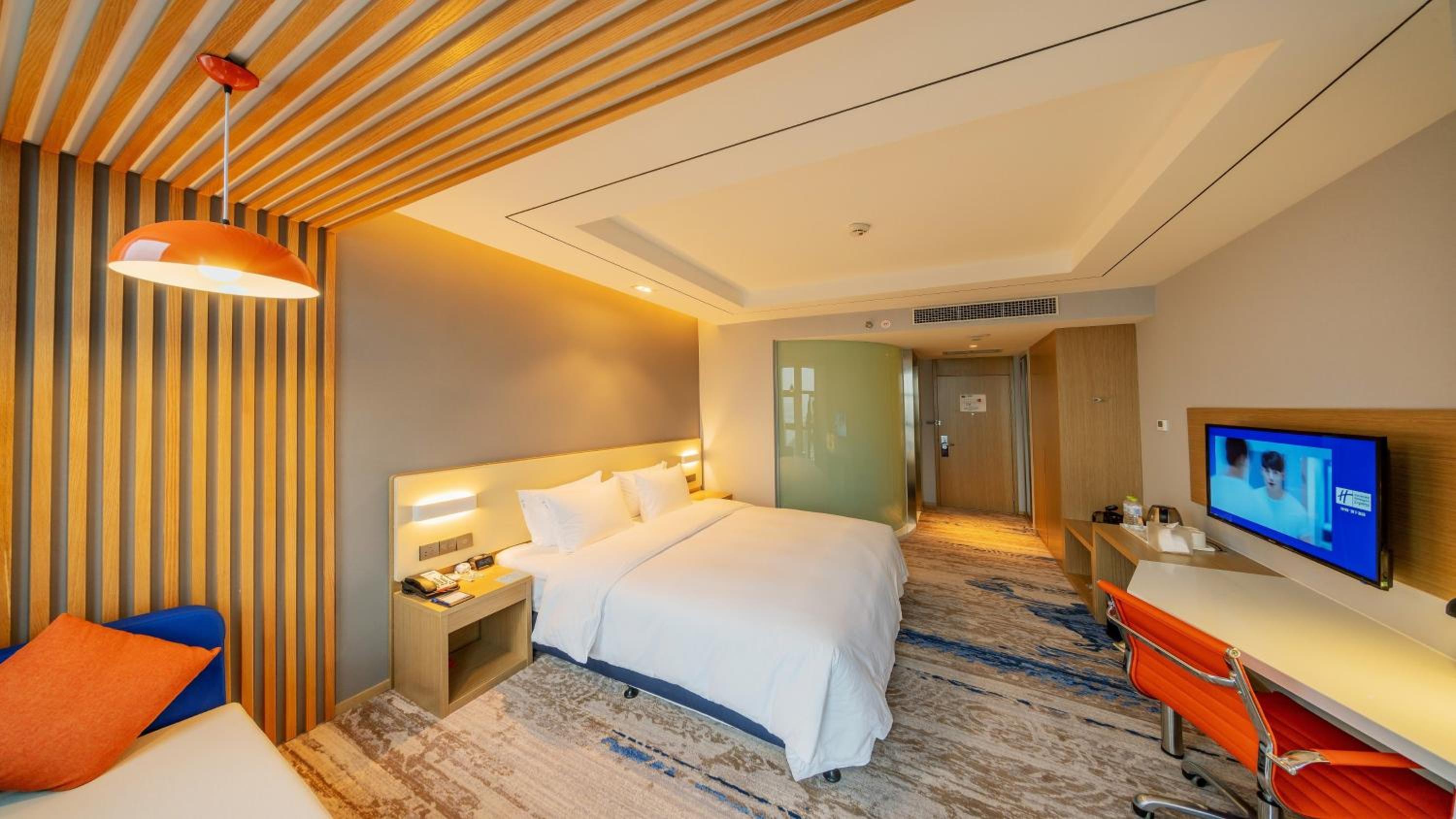 Standard King Room - Non-Smoking  photo 2
