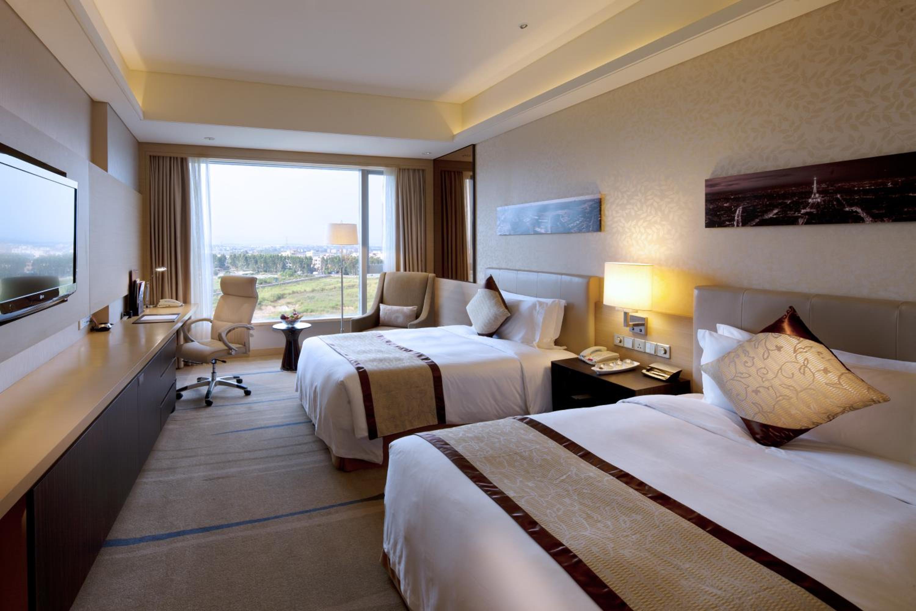 Standard Double Room with Two Double Beds and Garden View photo 3
