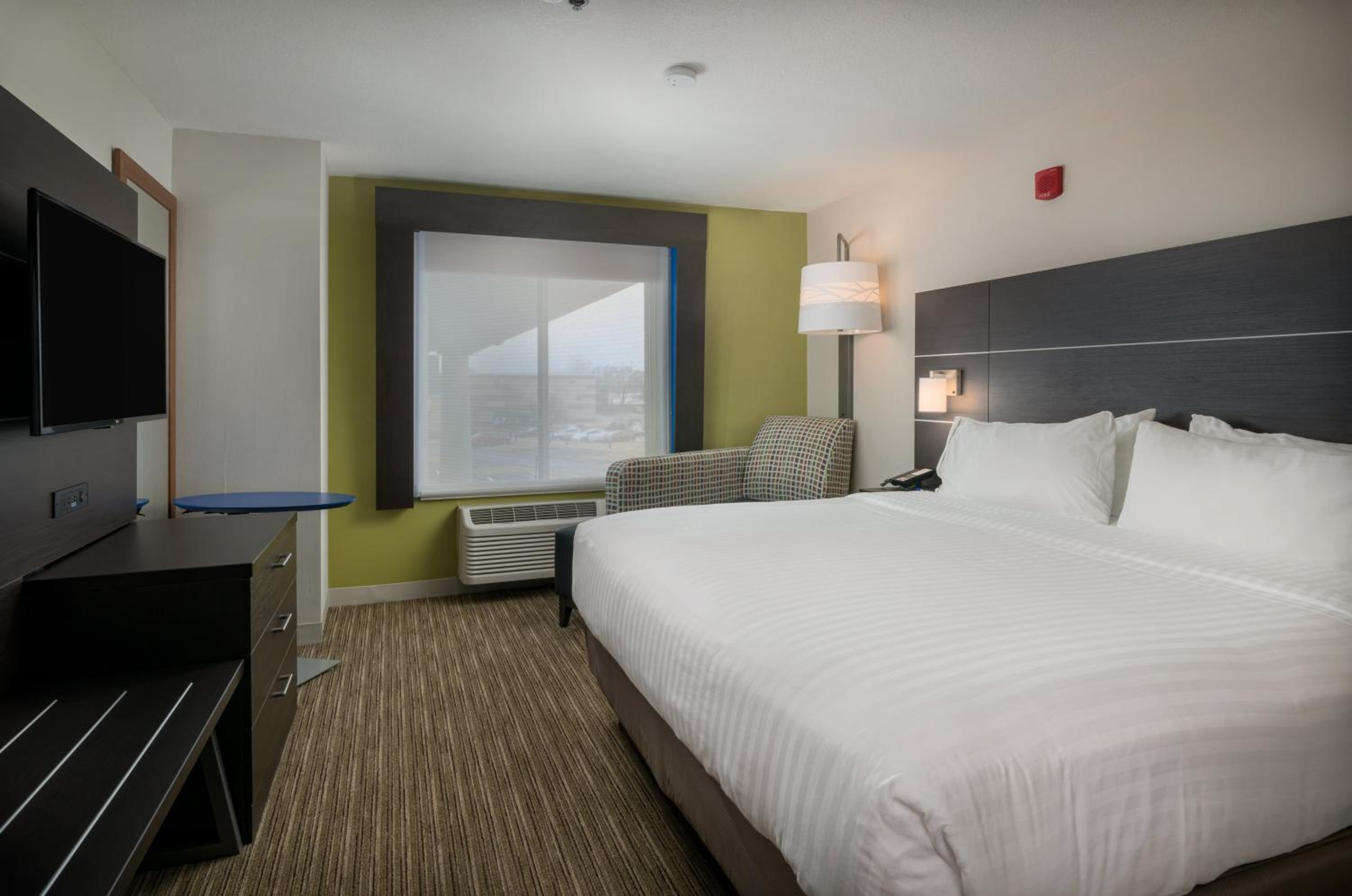 Standard King Room - Photo 1