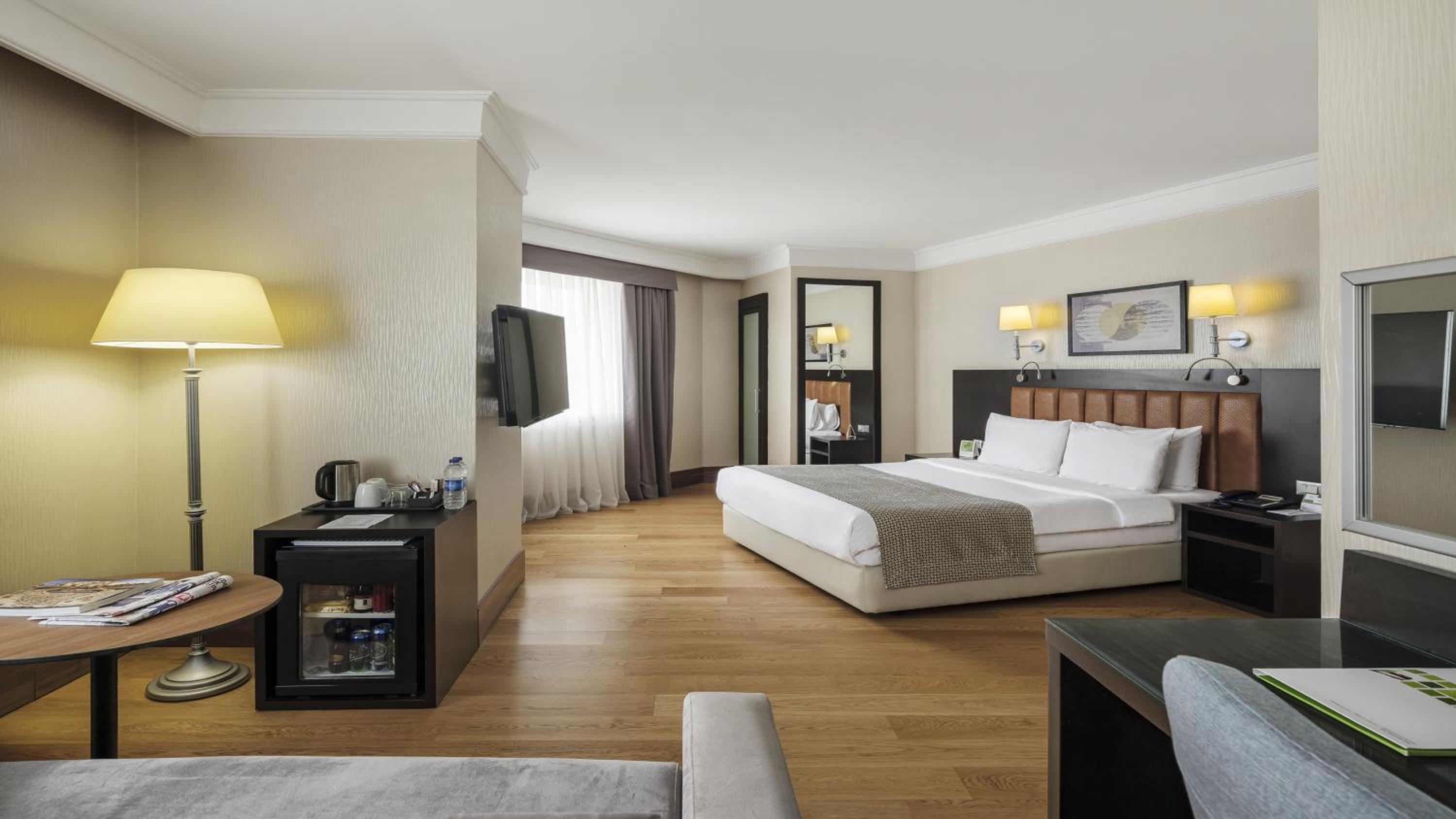 Premium Queen Room photo 3