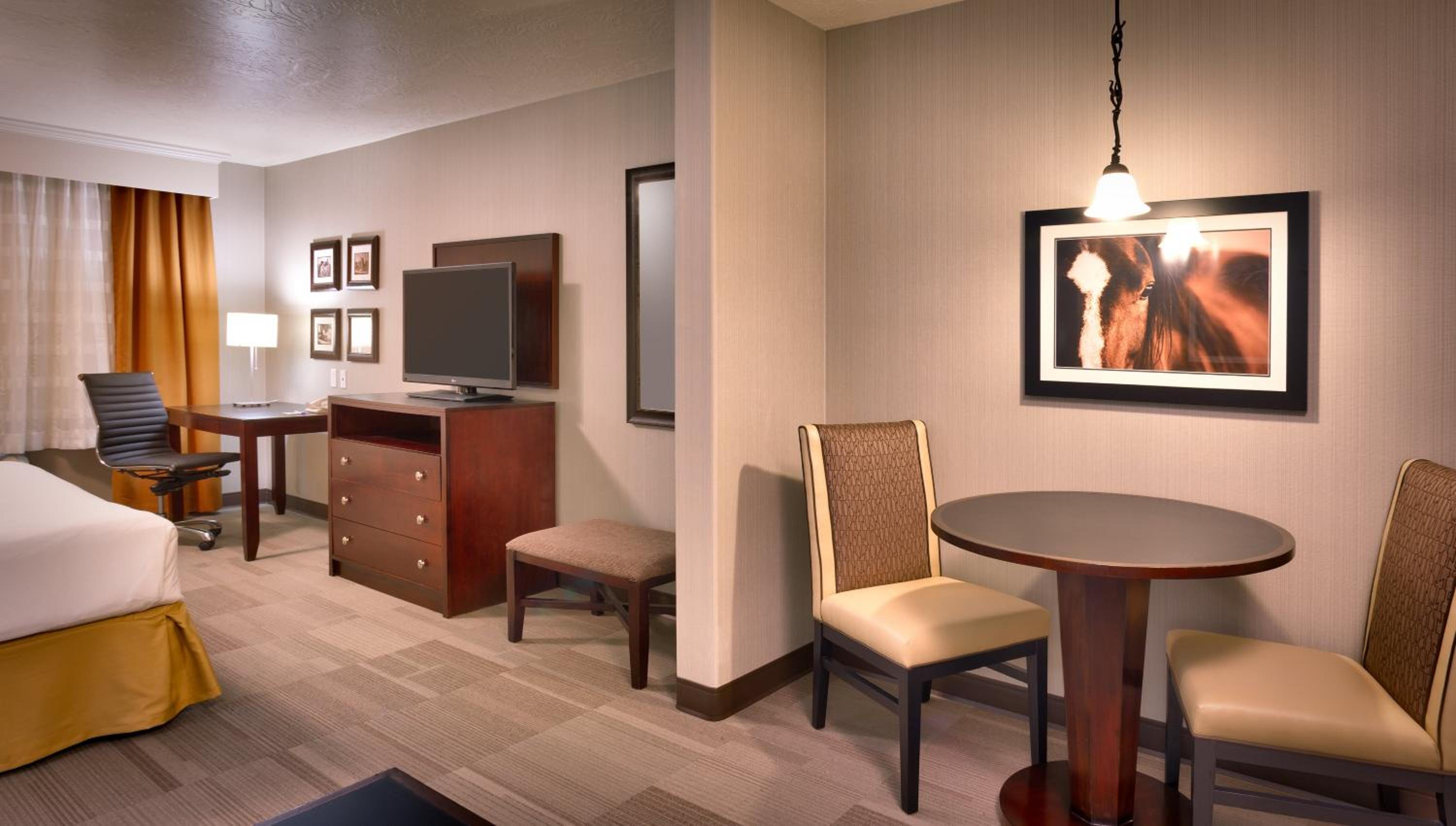 King Suite with Sofa Bed - Photo 4