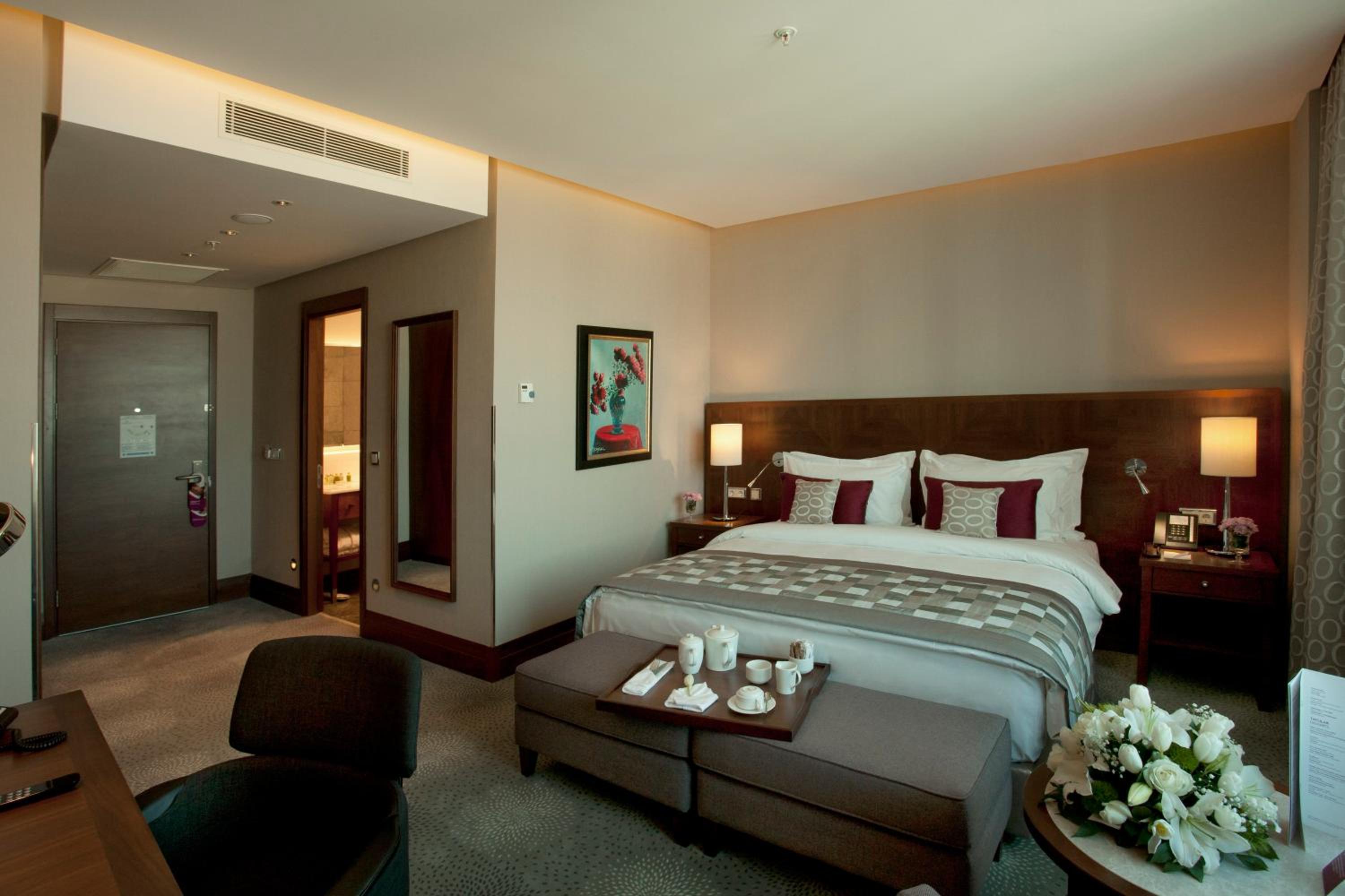 Junior Suite, 1 King Bed