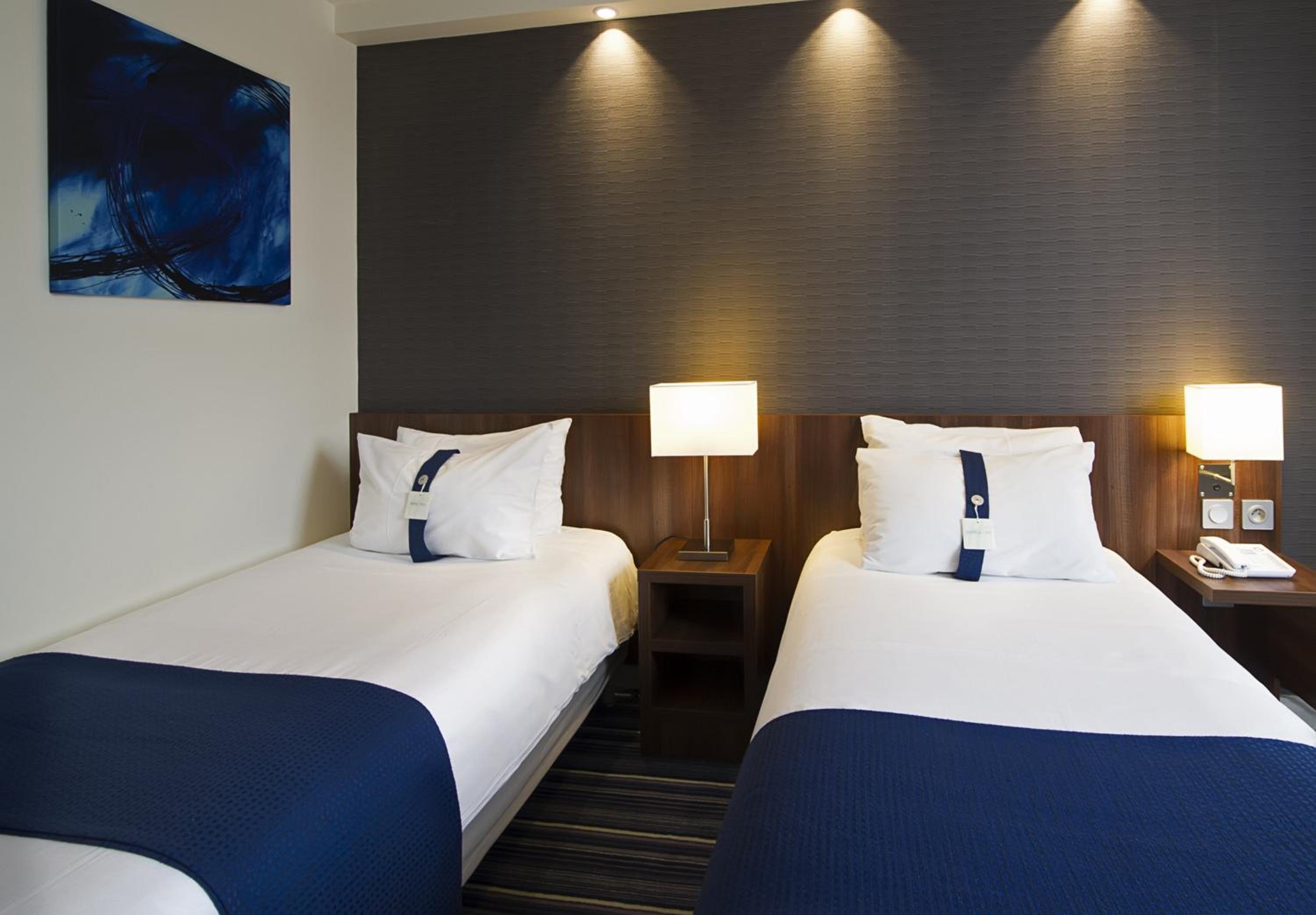 Standard Twin Room - Free Breakfast photo 2
