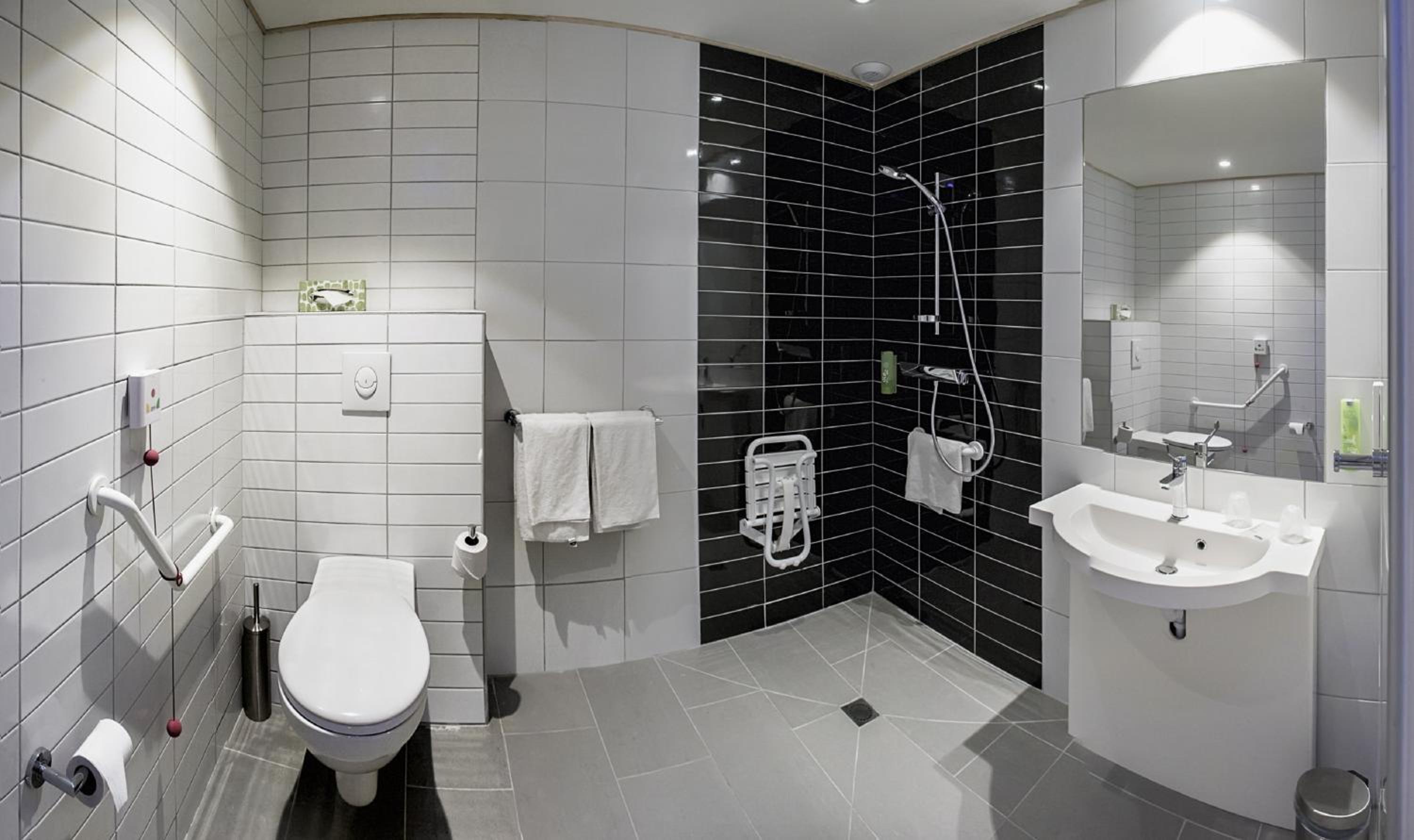 Standard Double Room - Mobility Access photo 3