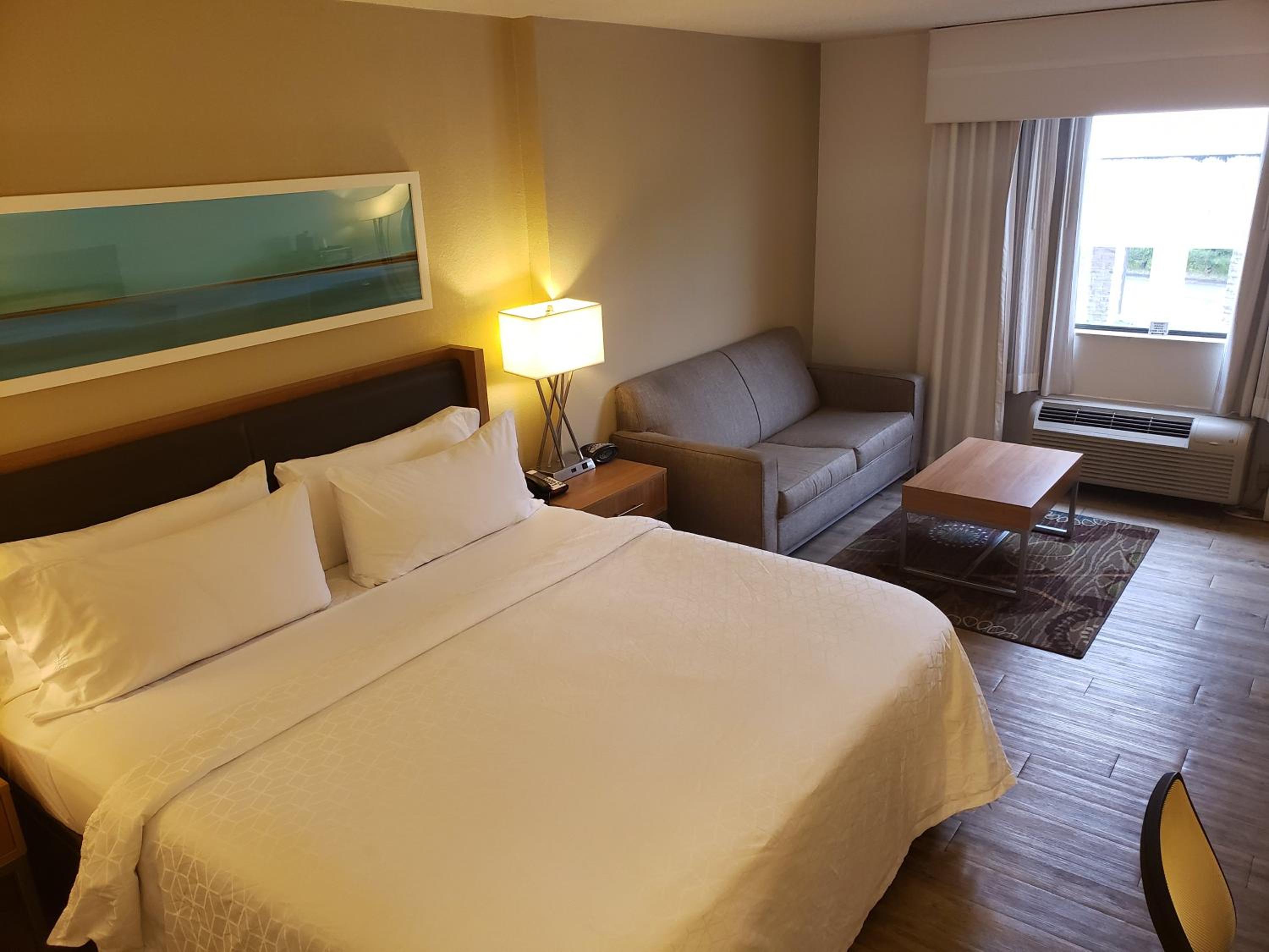 Standard King Room - Photo 4