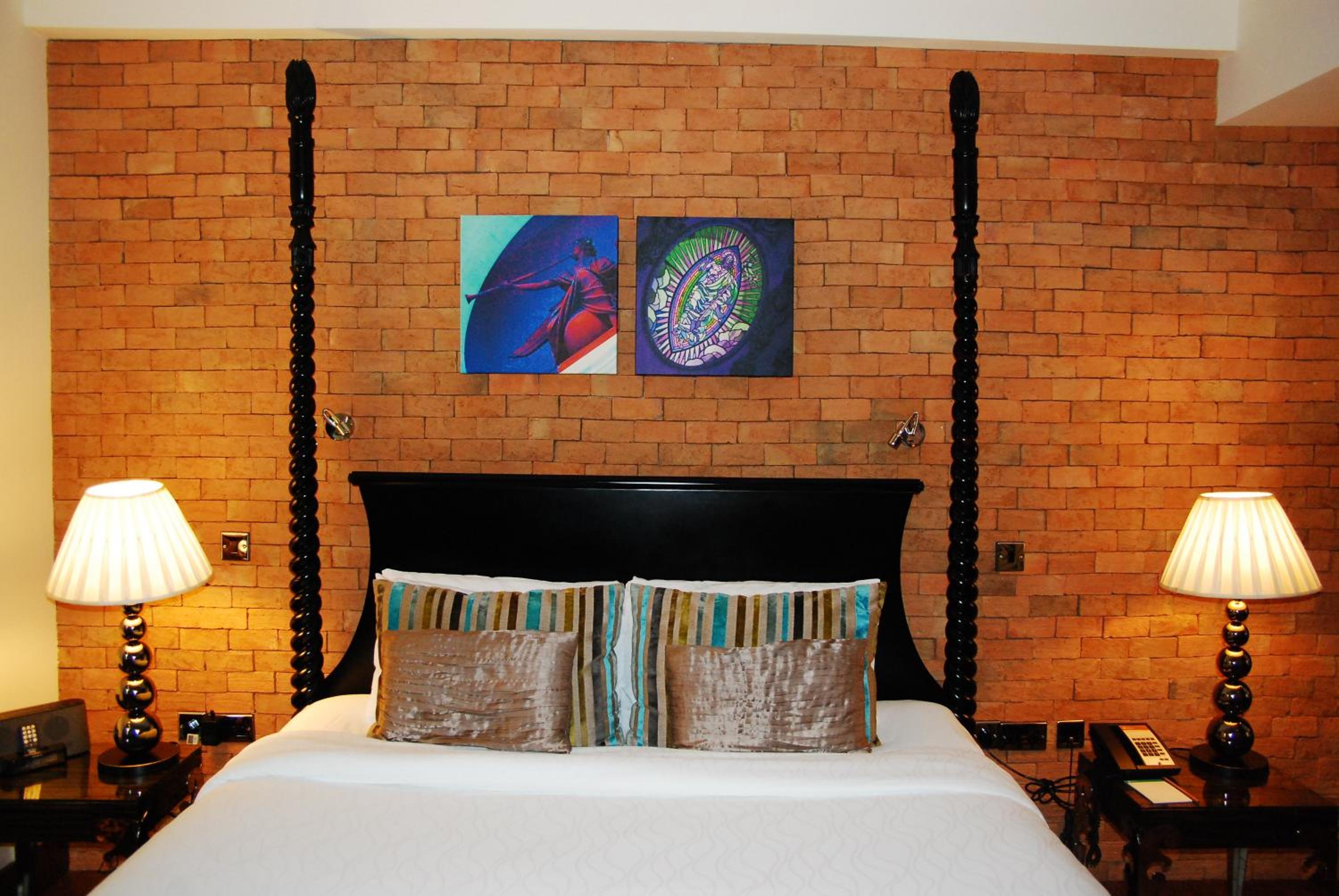 Premium King Room photo 2