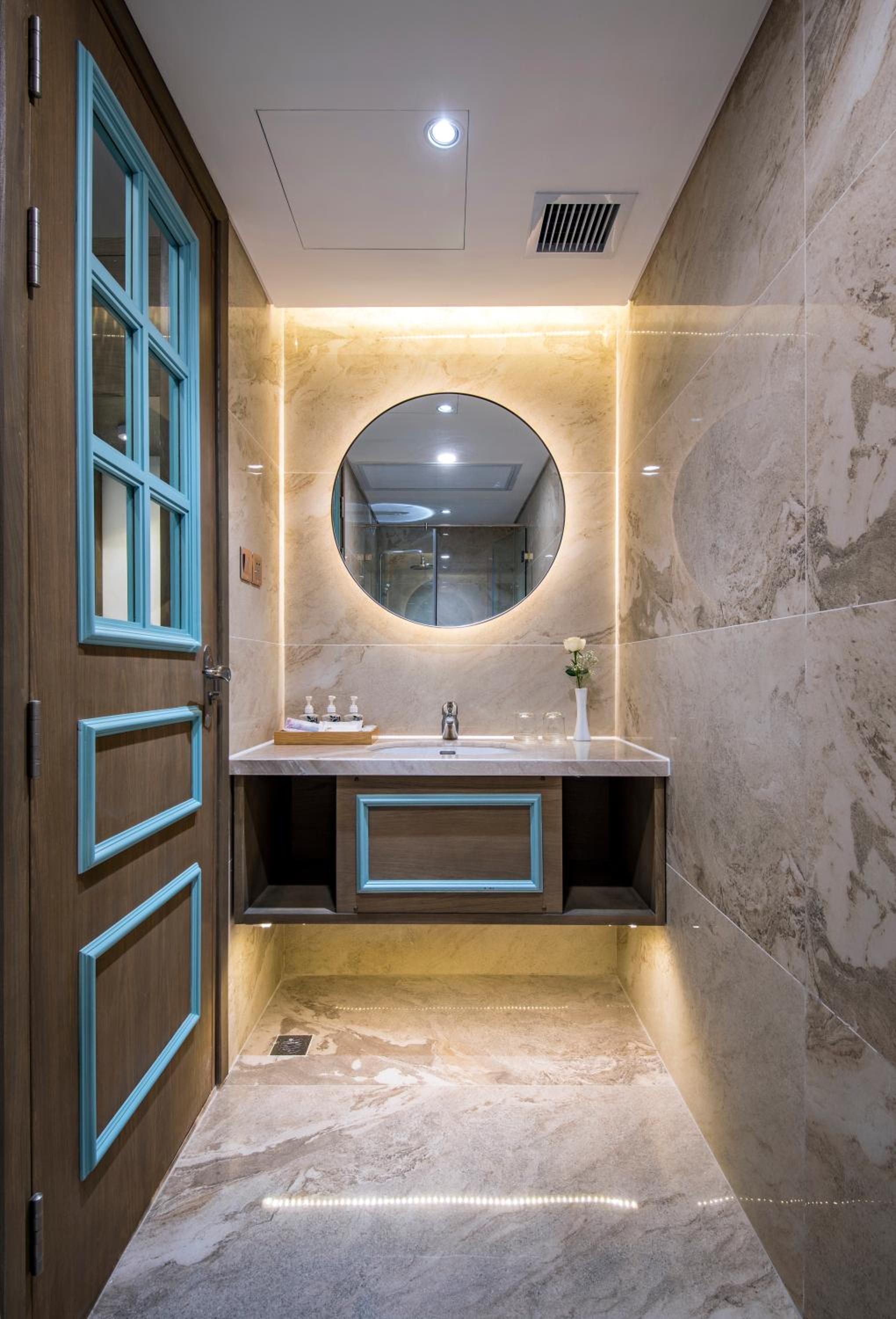 Deluxe Twin (Internal Window) + Free Afternoon Tea