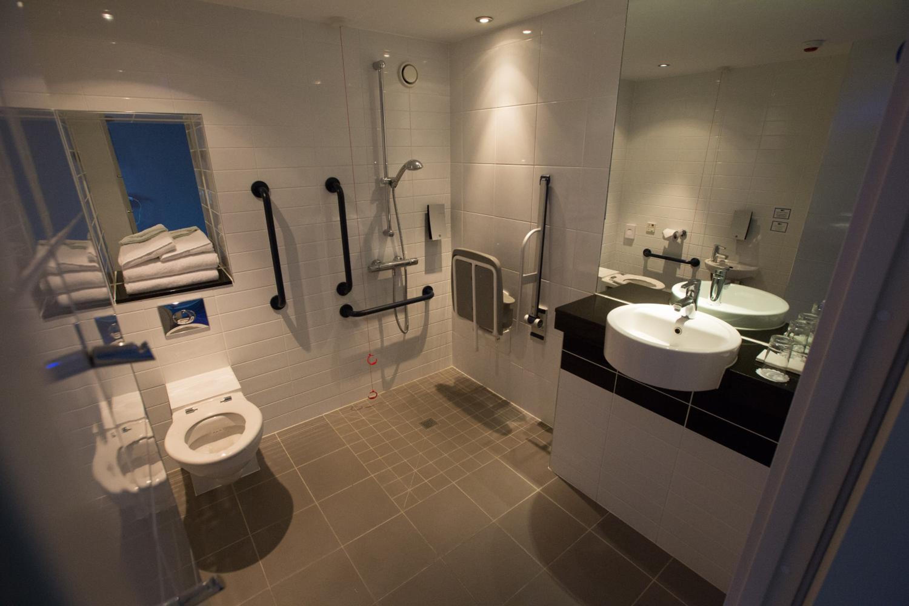 Double Room with Free Hot Breakfast - Accessible