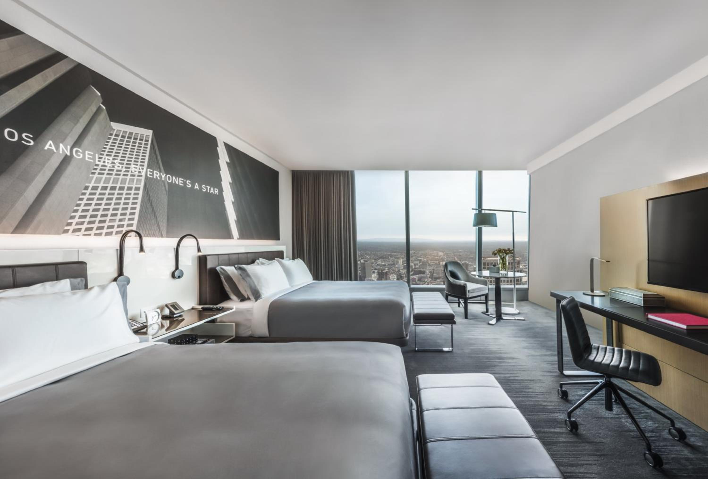 Classic Queen Room with Two Queen Beds and City View - Photo 4