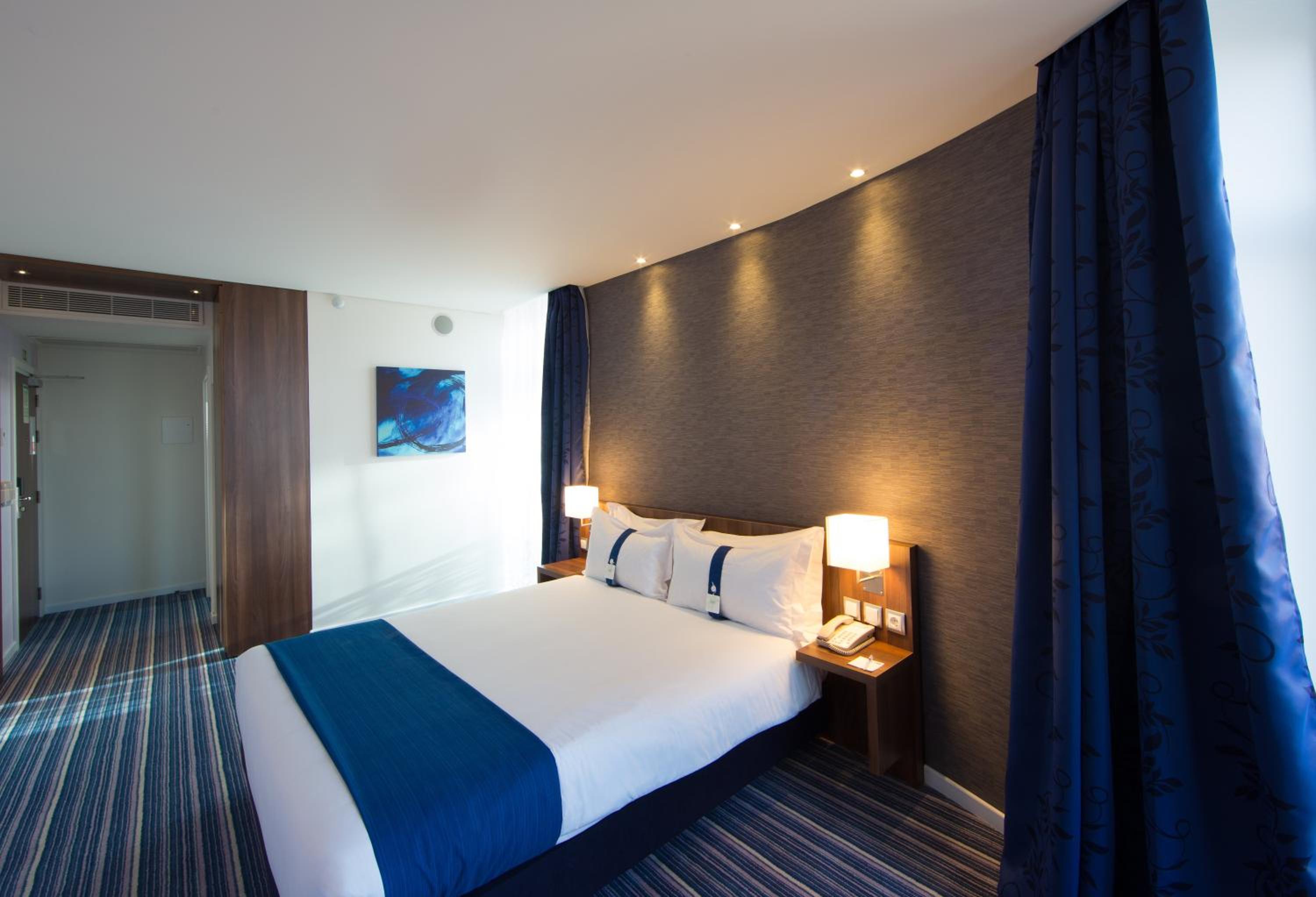 Standard Double Room with Free Breakfast
