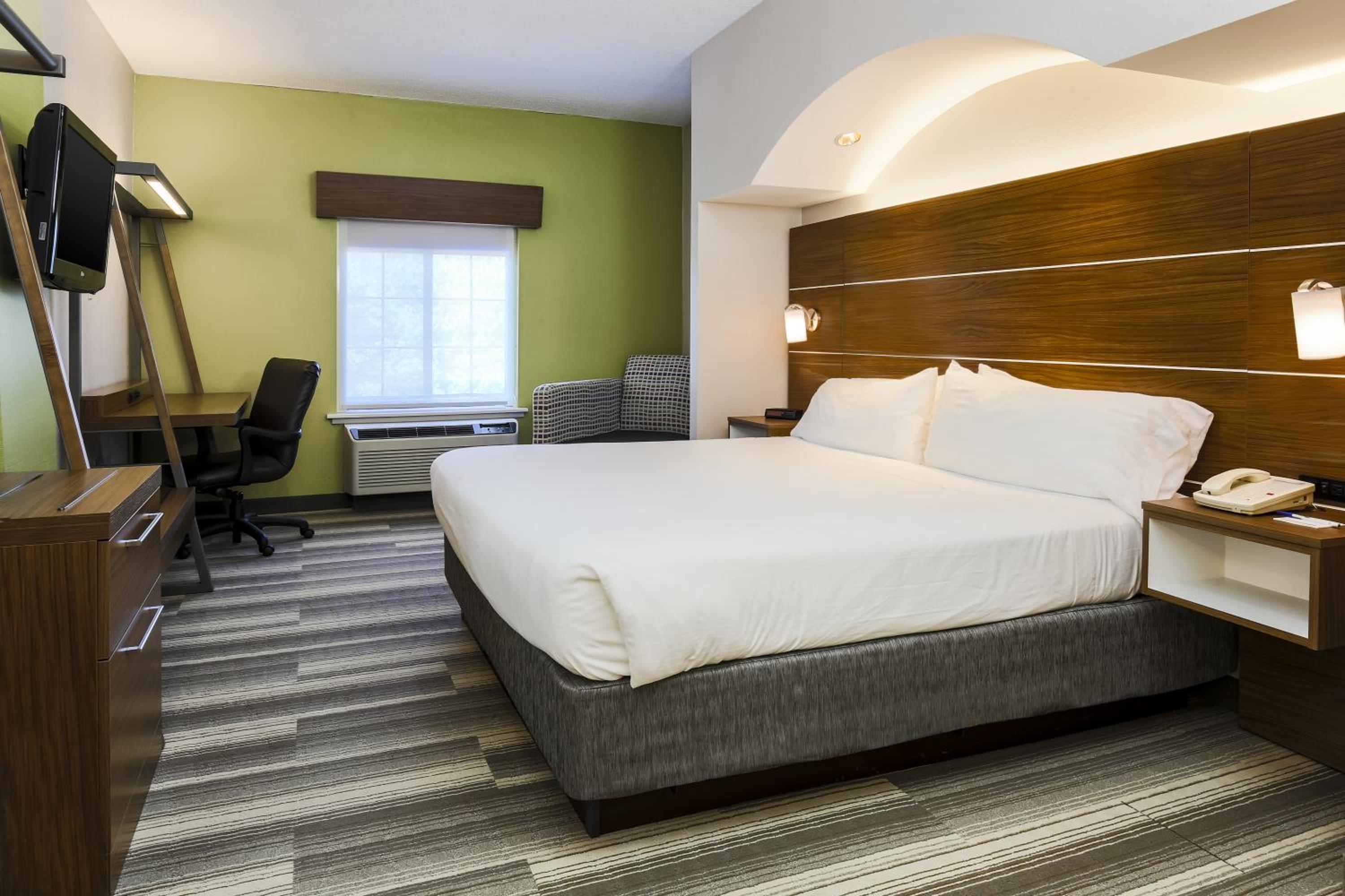 Standard King Room - Photo 2
