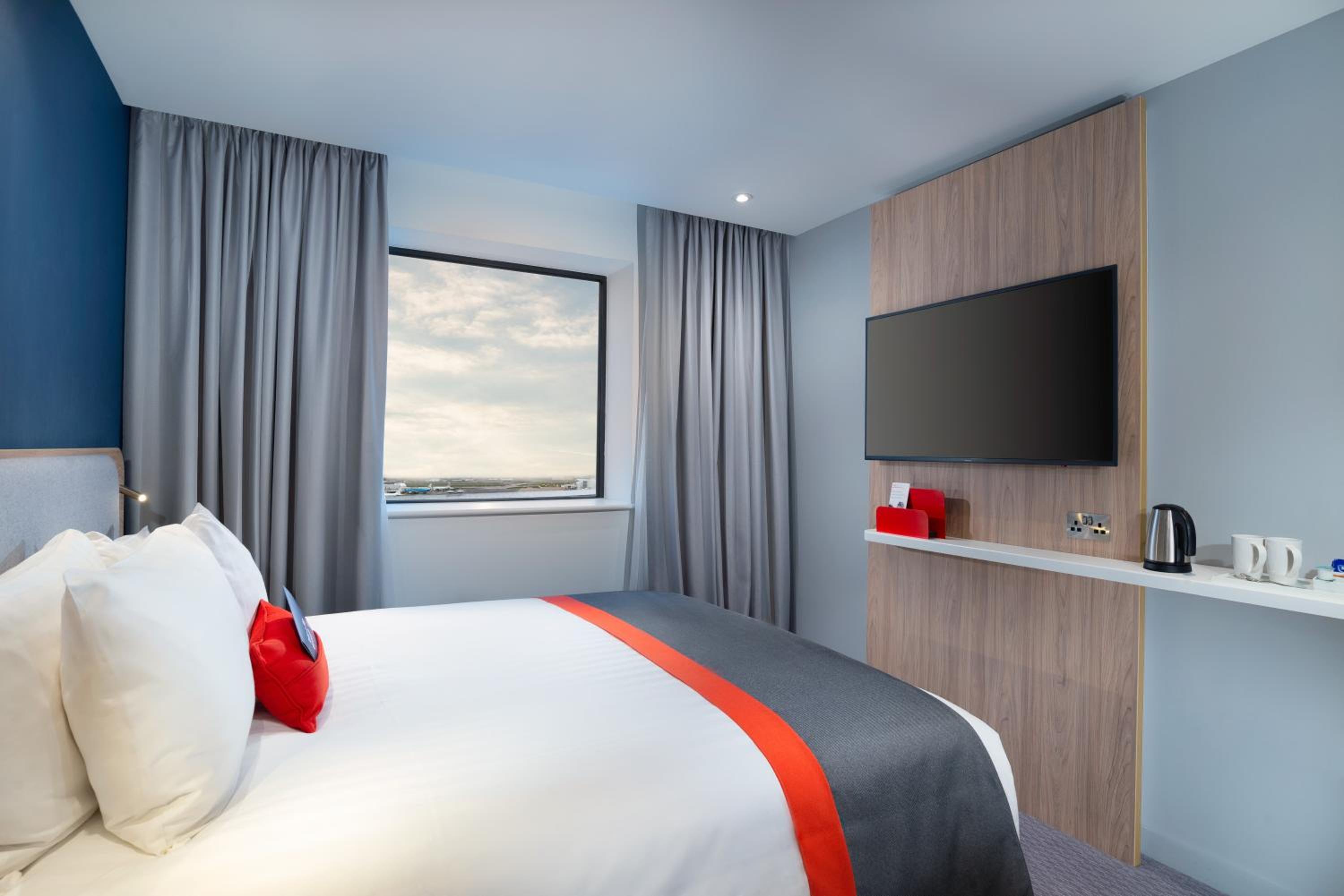 Standard Room with Free Hot Breakfast photo 3