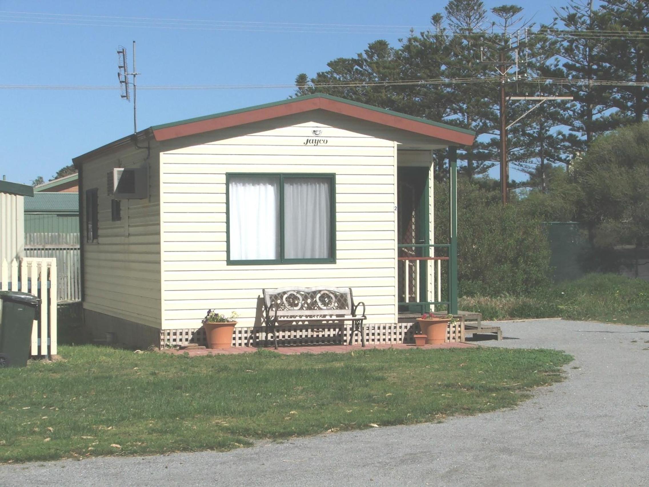 Two-Bedroom Bungalow photo 3