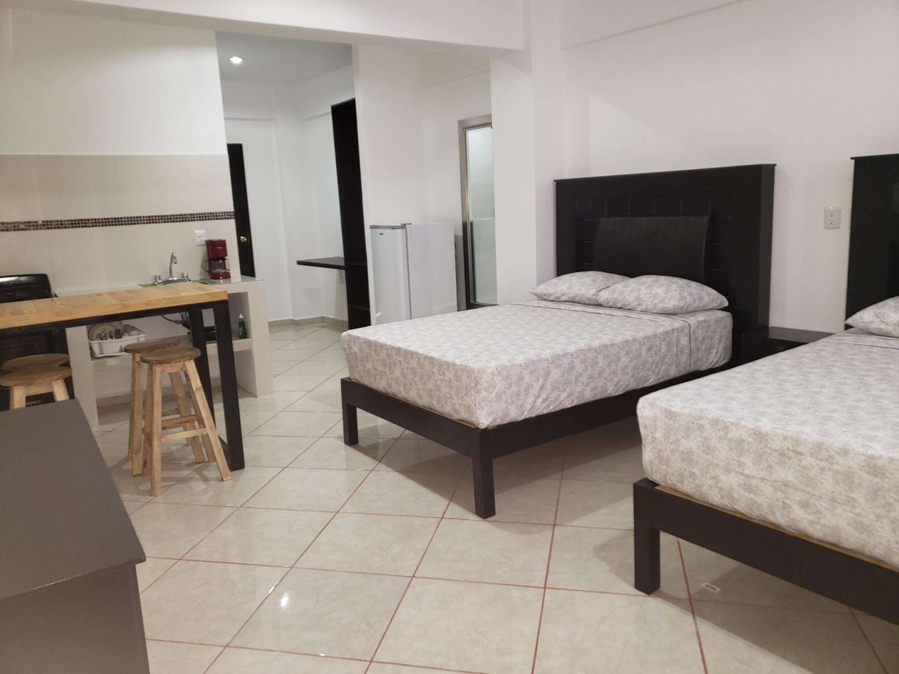 Standard Twin Room - Photo 1