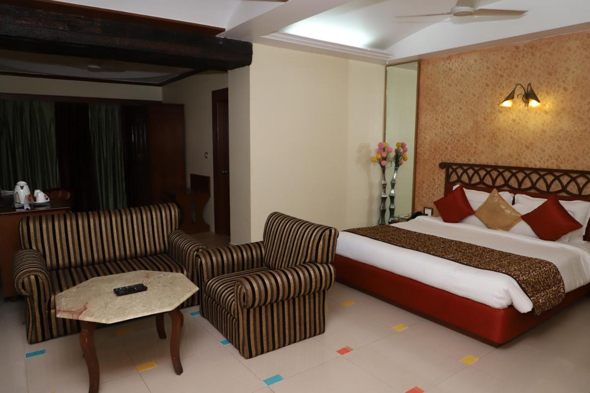 Standard King Room photo 2