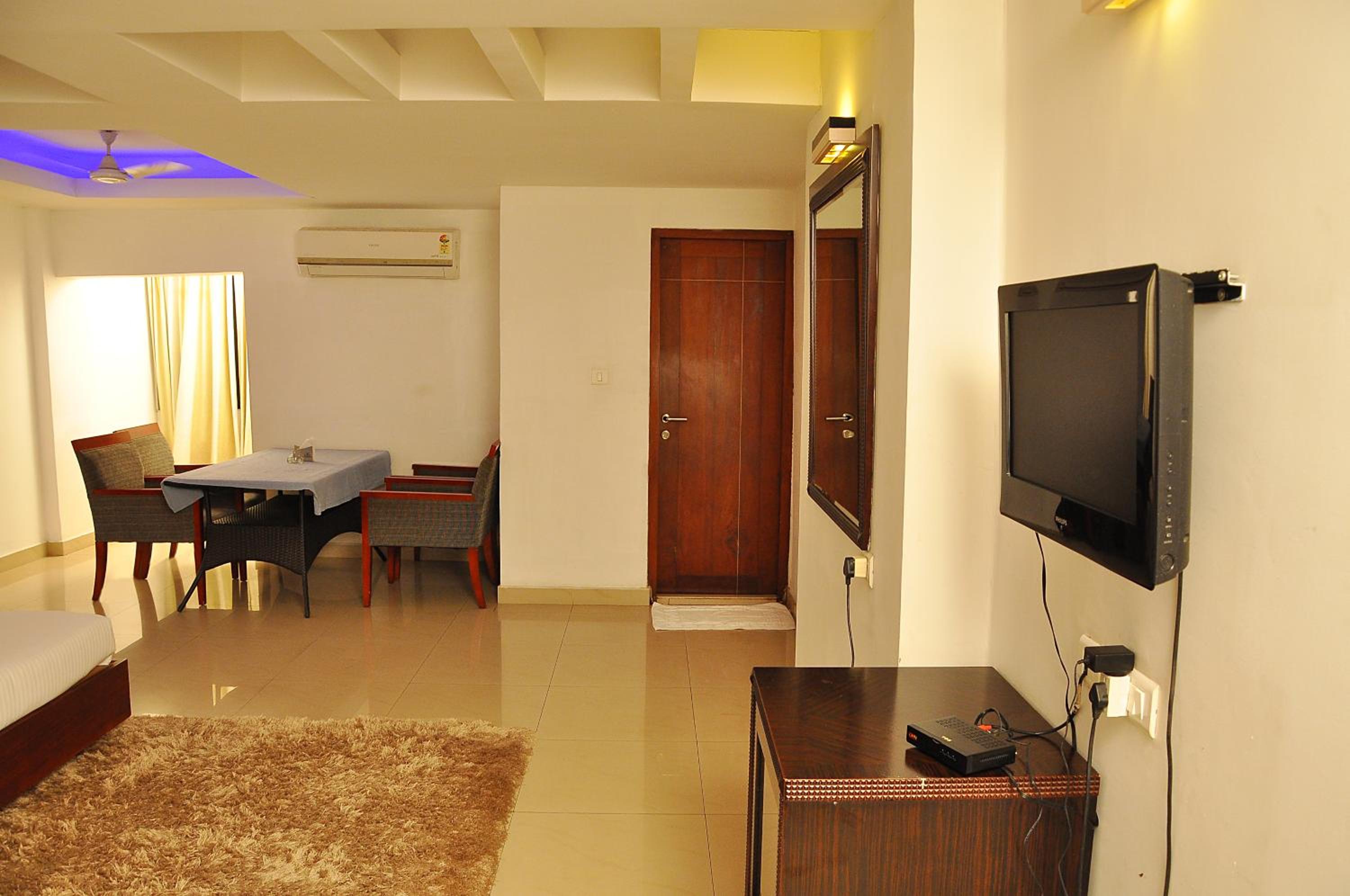 Standard Double or Twin Room - Photo 7