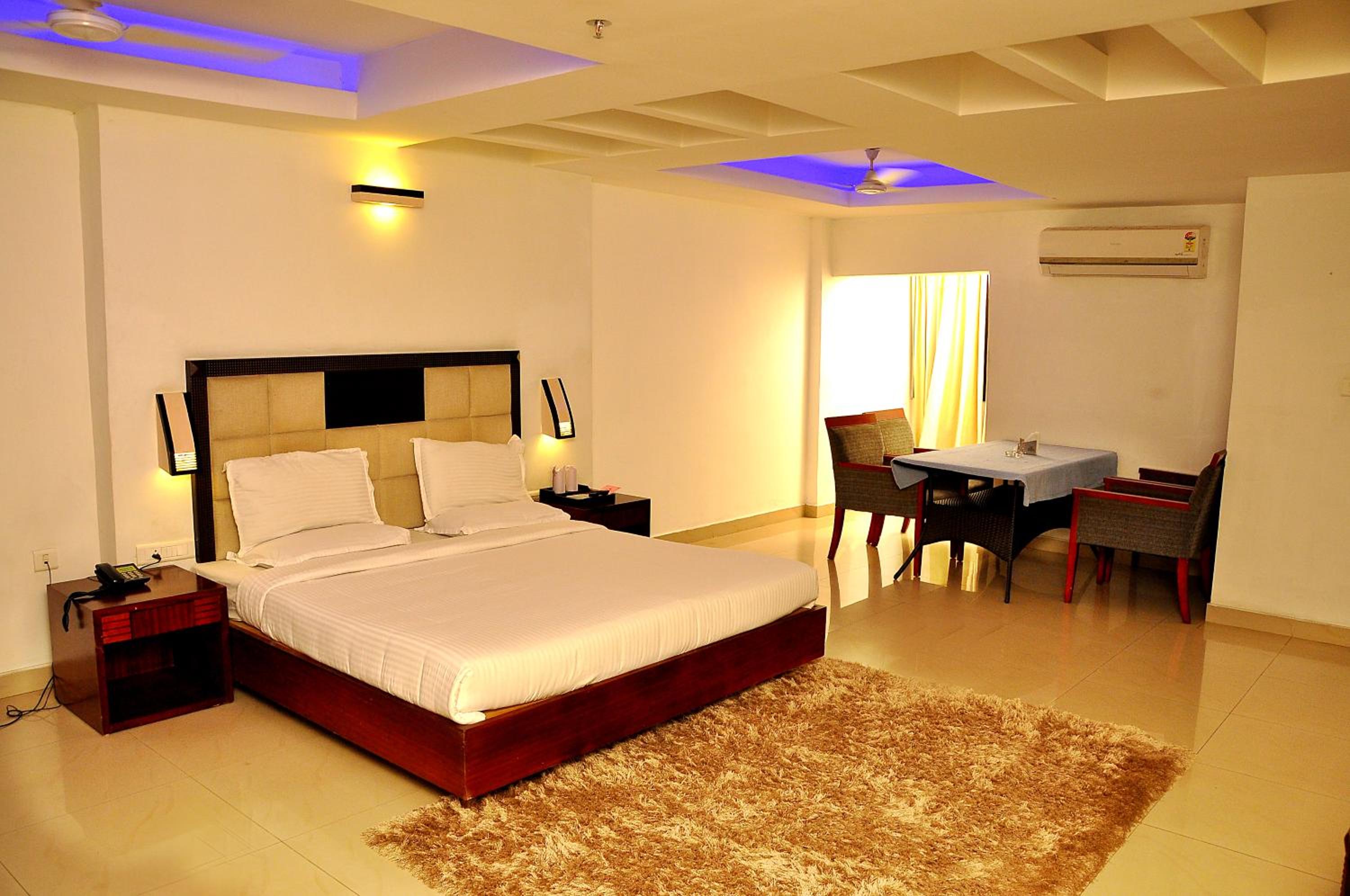 Standard Double or Twin Room - Photo 6