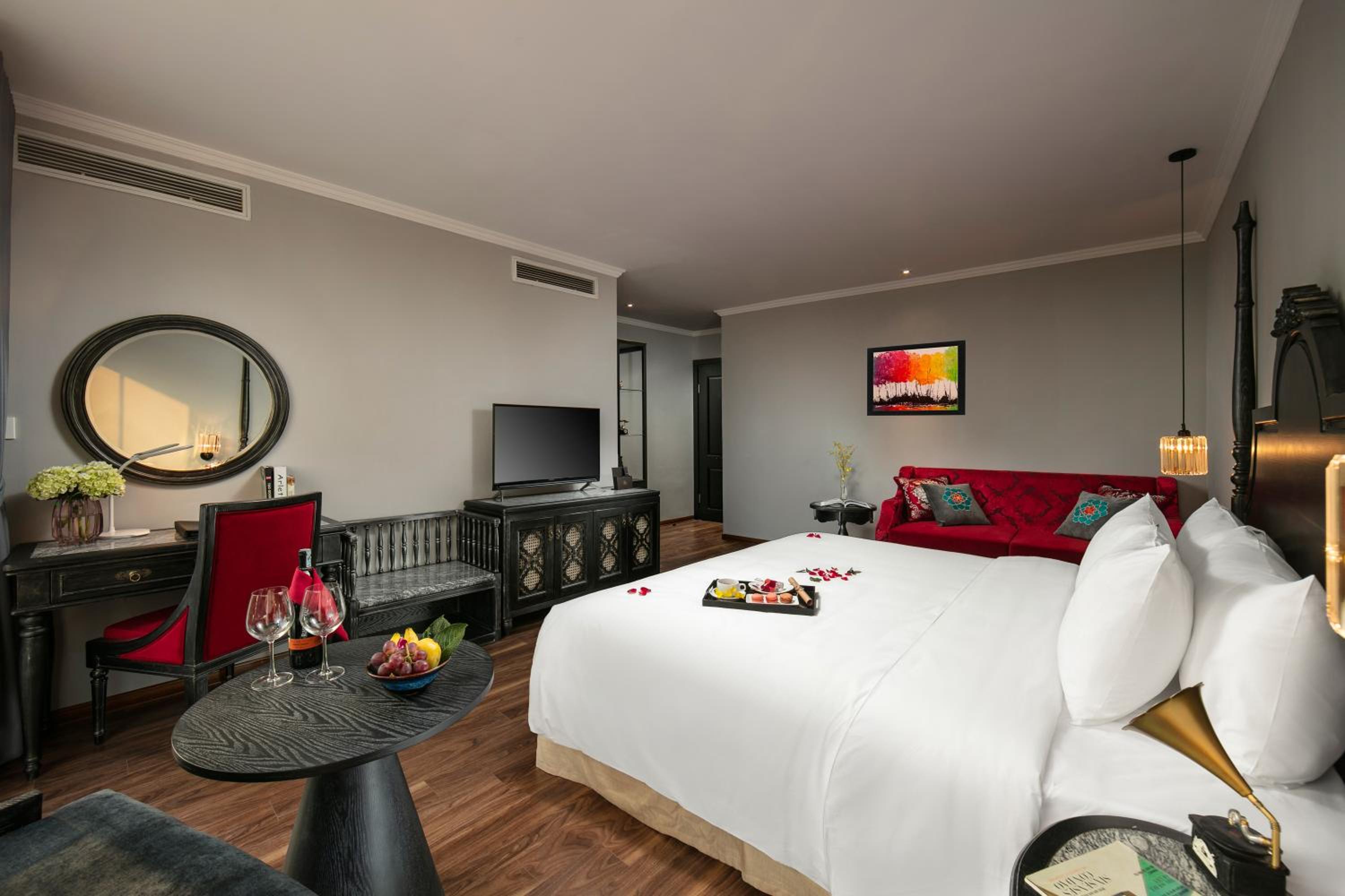 Junior Suite with Balcony thumbnail 6