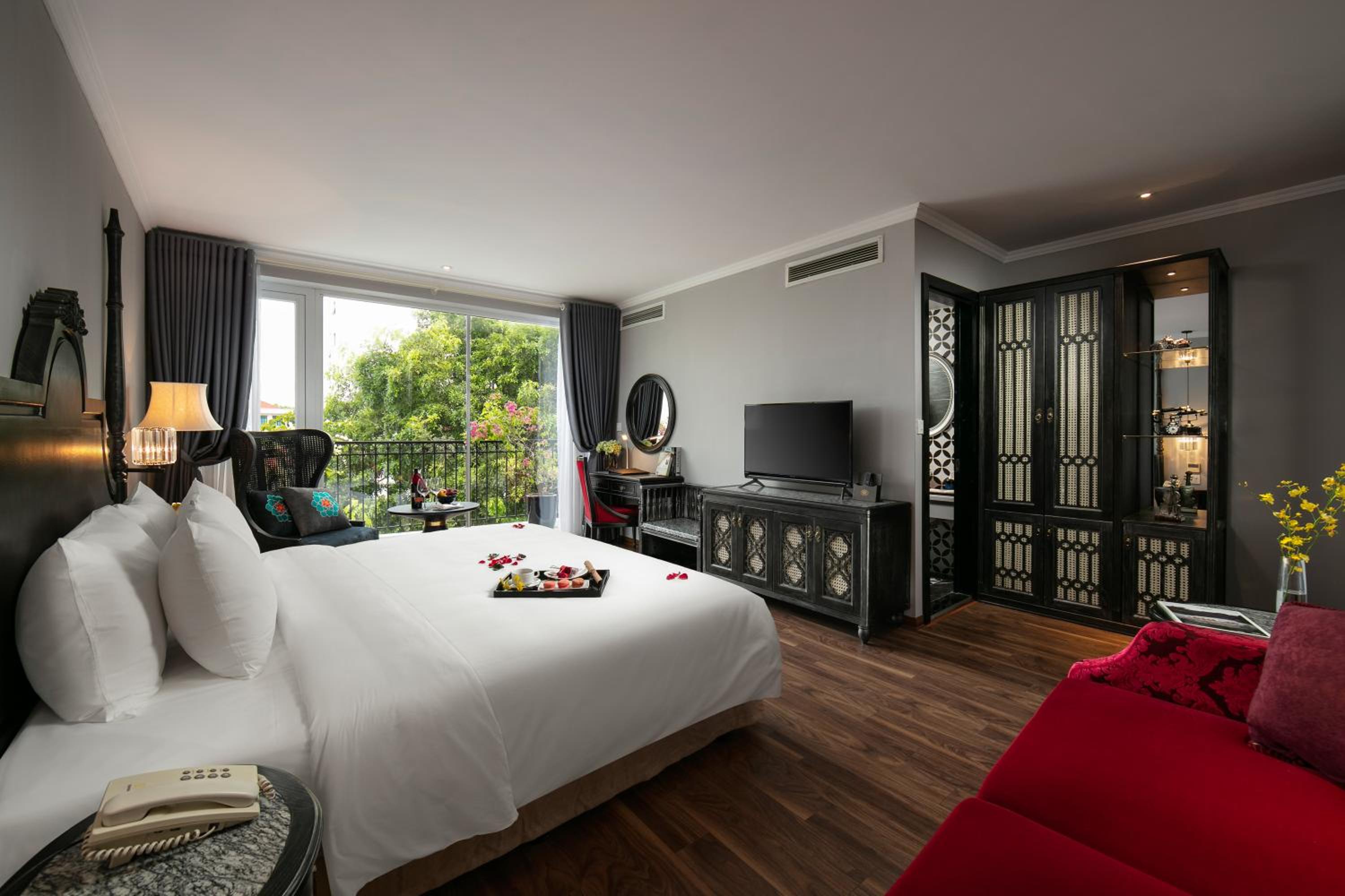 Junior Suite with Balcony