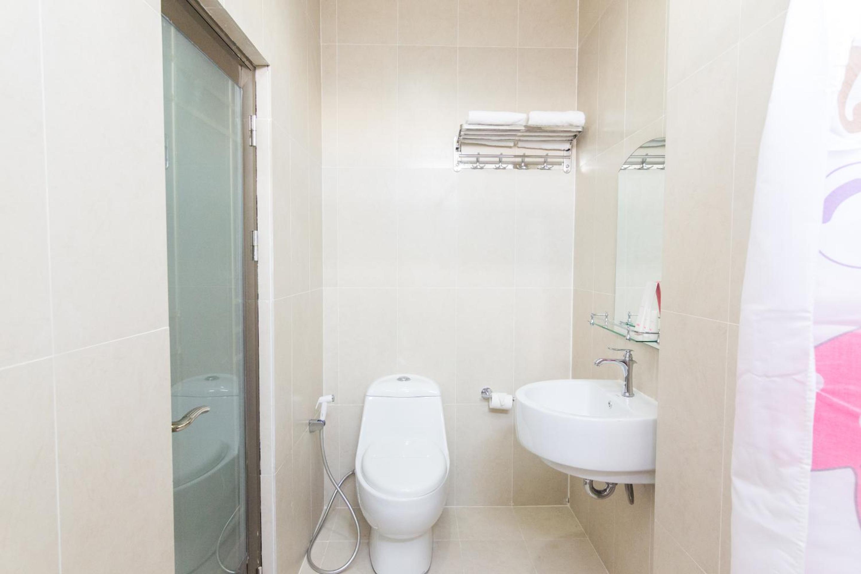 Standard Double Room - Photo 8