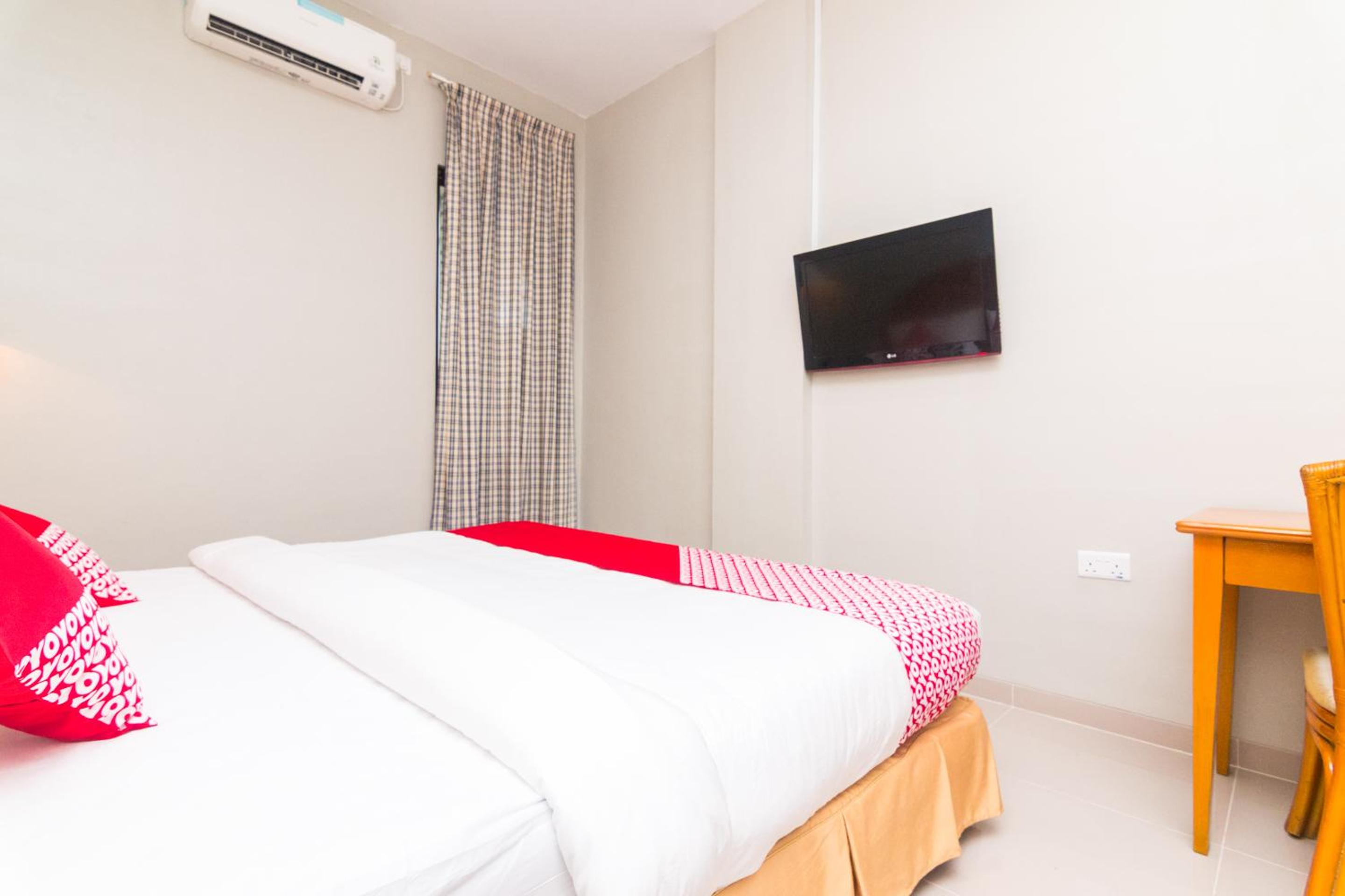 Deluxe Double Room - Photo 8